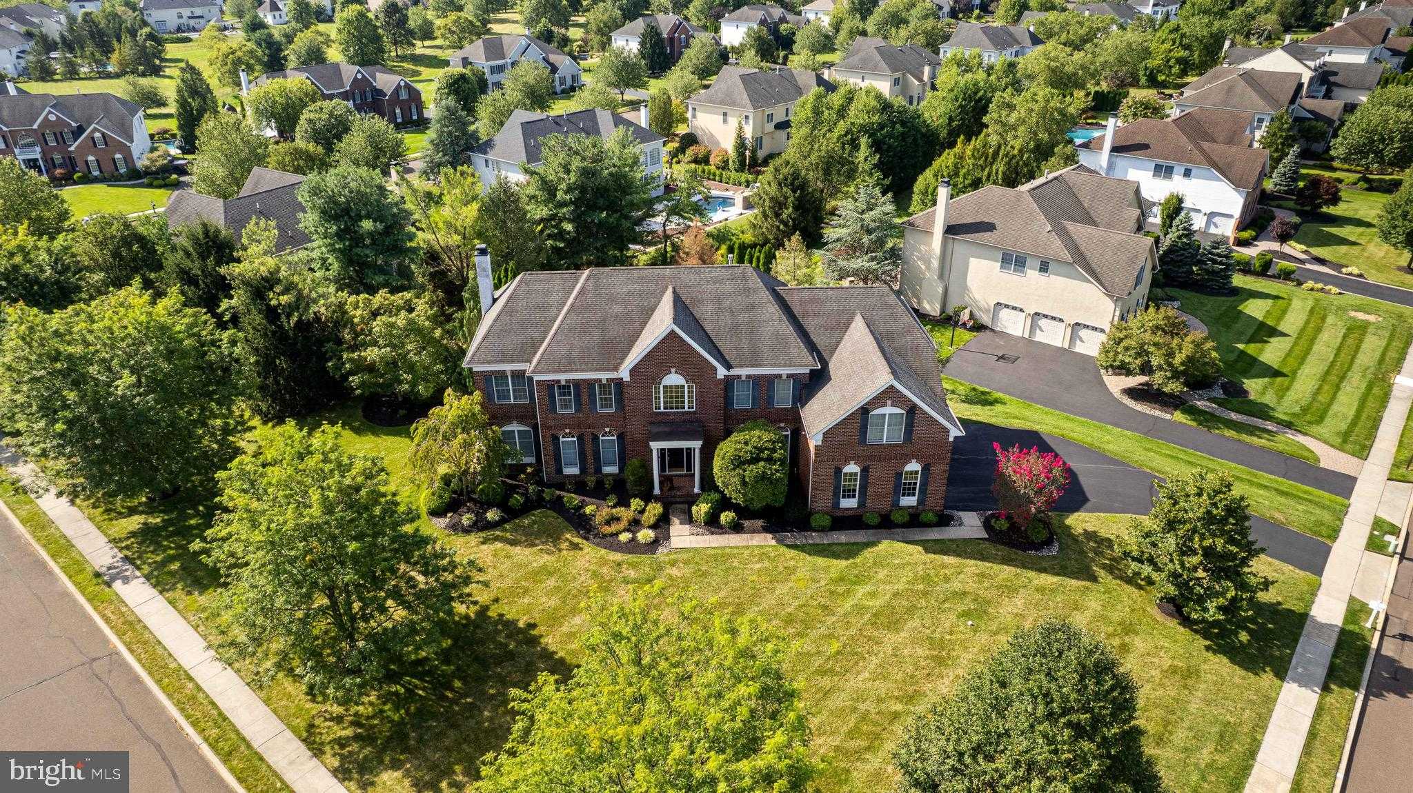 112 Edwards Dr photo 3