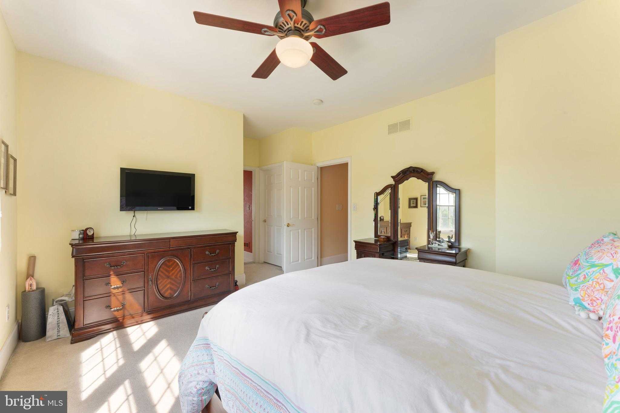 112 Edwards Dr photo 37