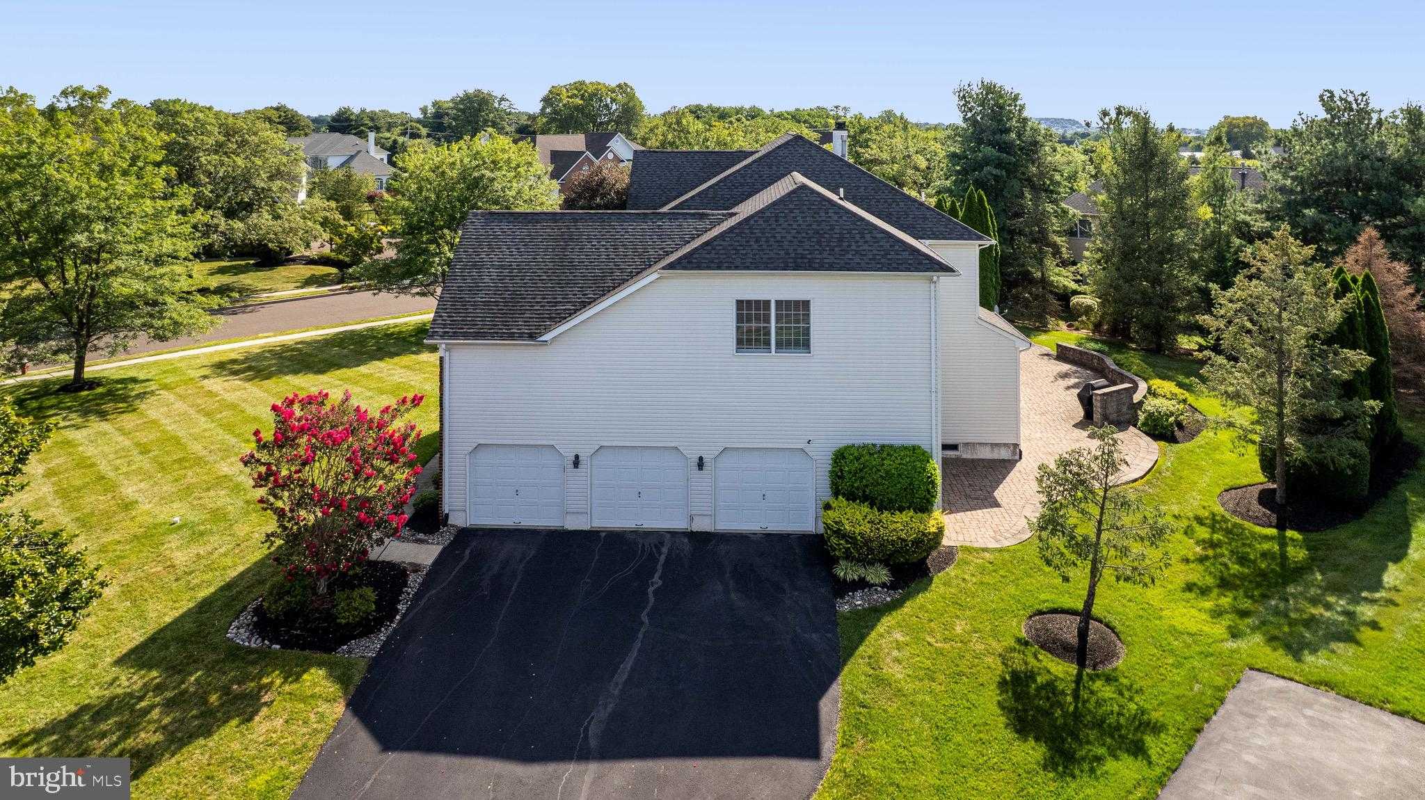 112 Edwards Dr photo 5