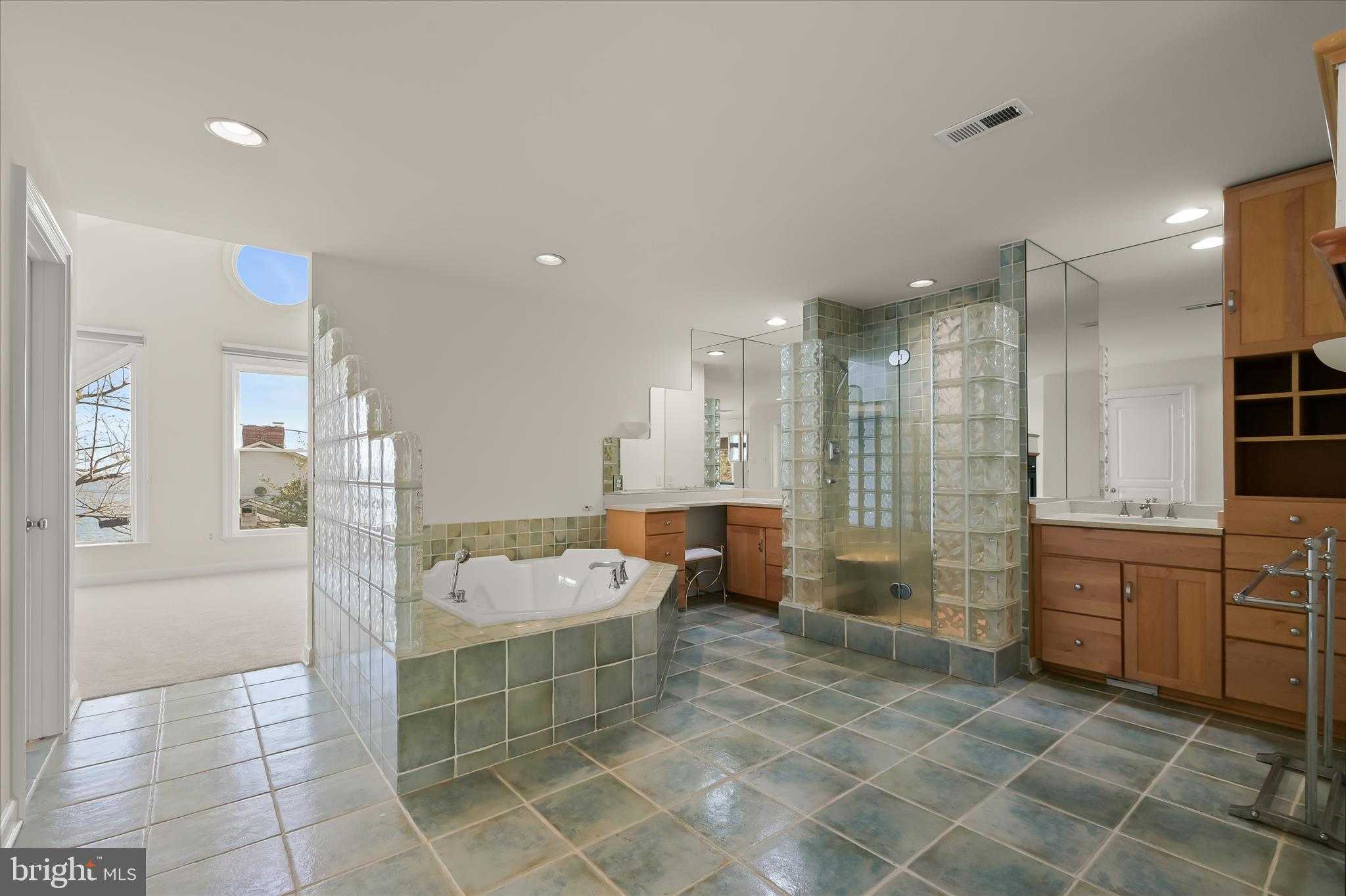 2113 Lake Dr photo 21