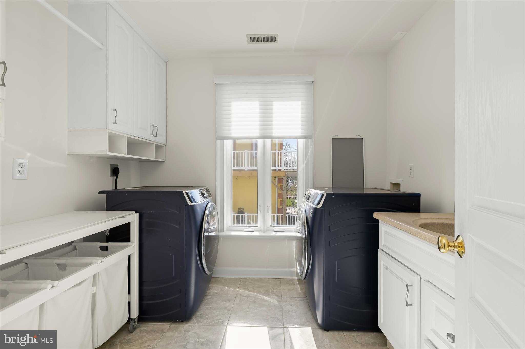 2113 Lake Dr photo 37