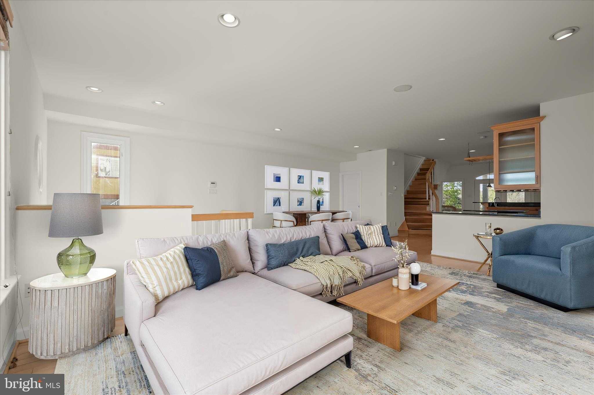 2113 Lake Dr photo 8