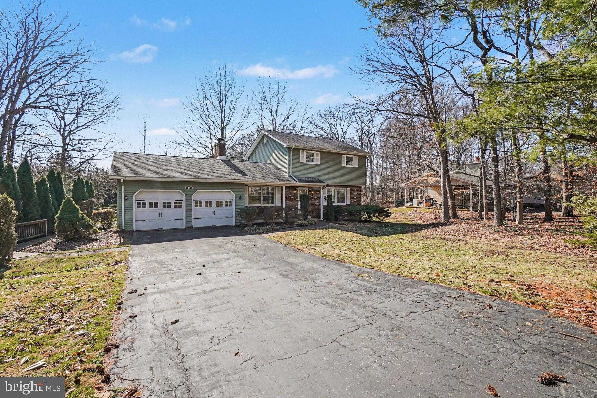 11 Colonial Cir photo 34