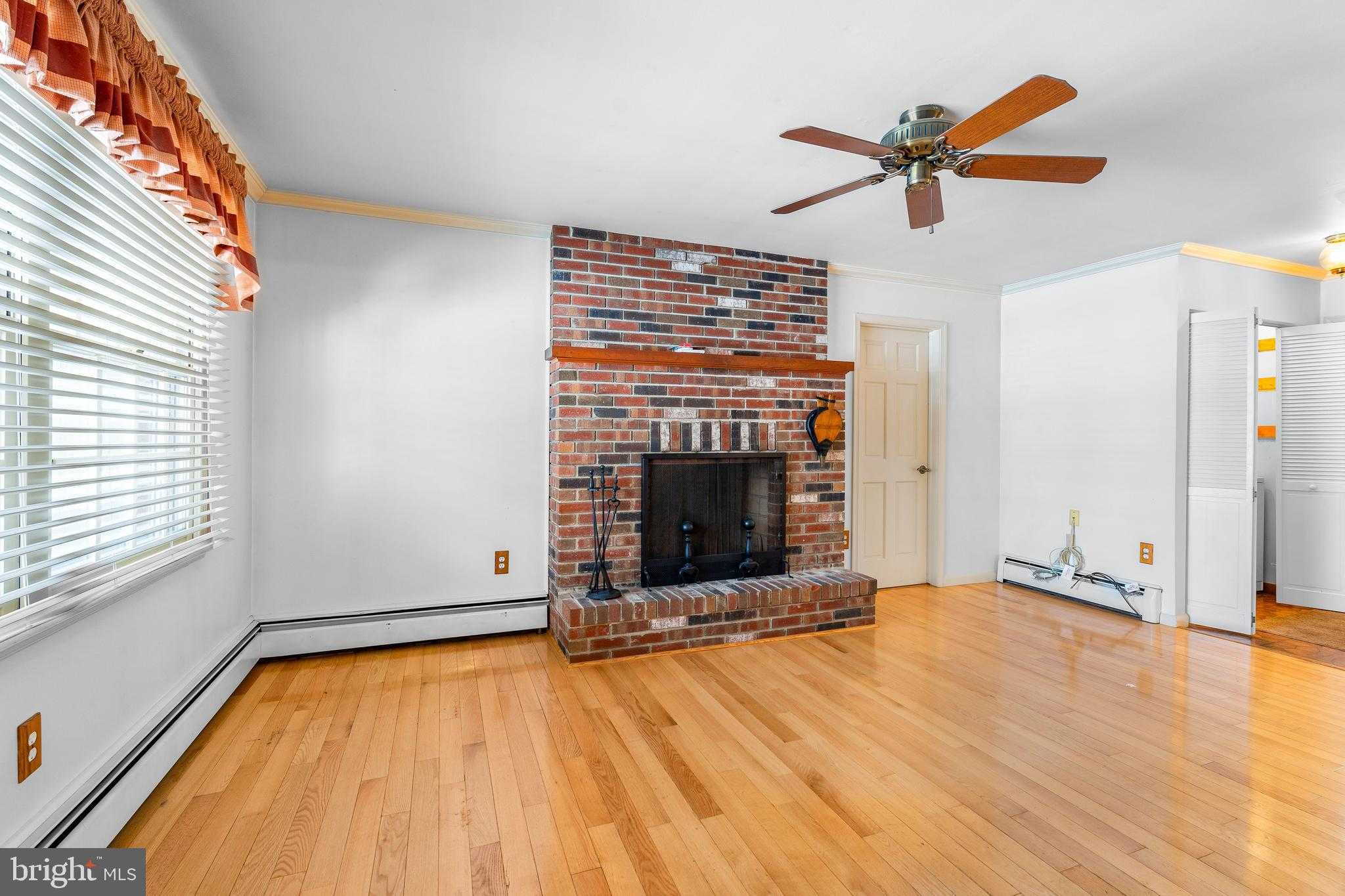 11 Colonial Cir photo 4