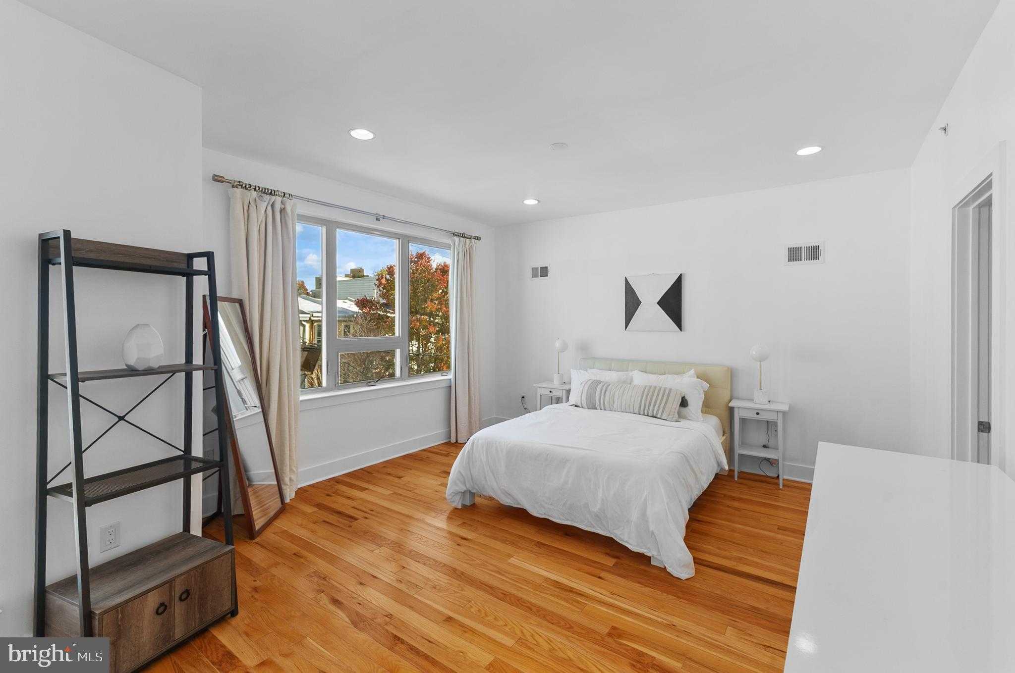 3304 Conrad St photo 33