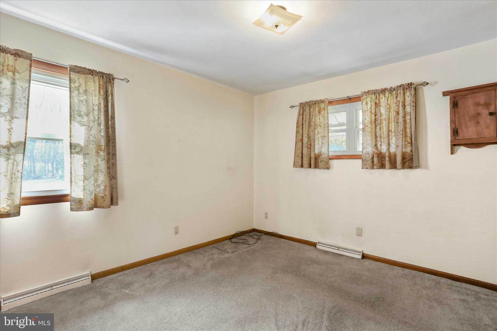 18531 Kent Ave photo 15