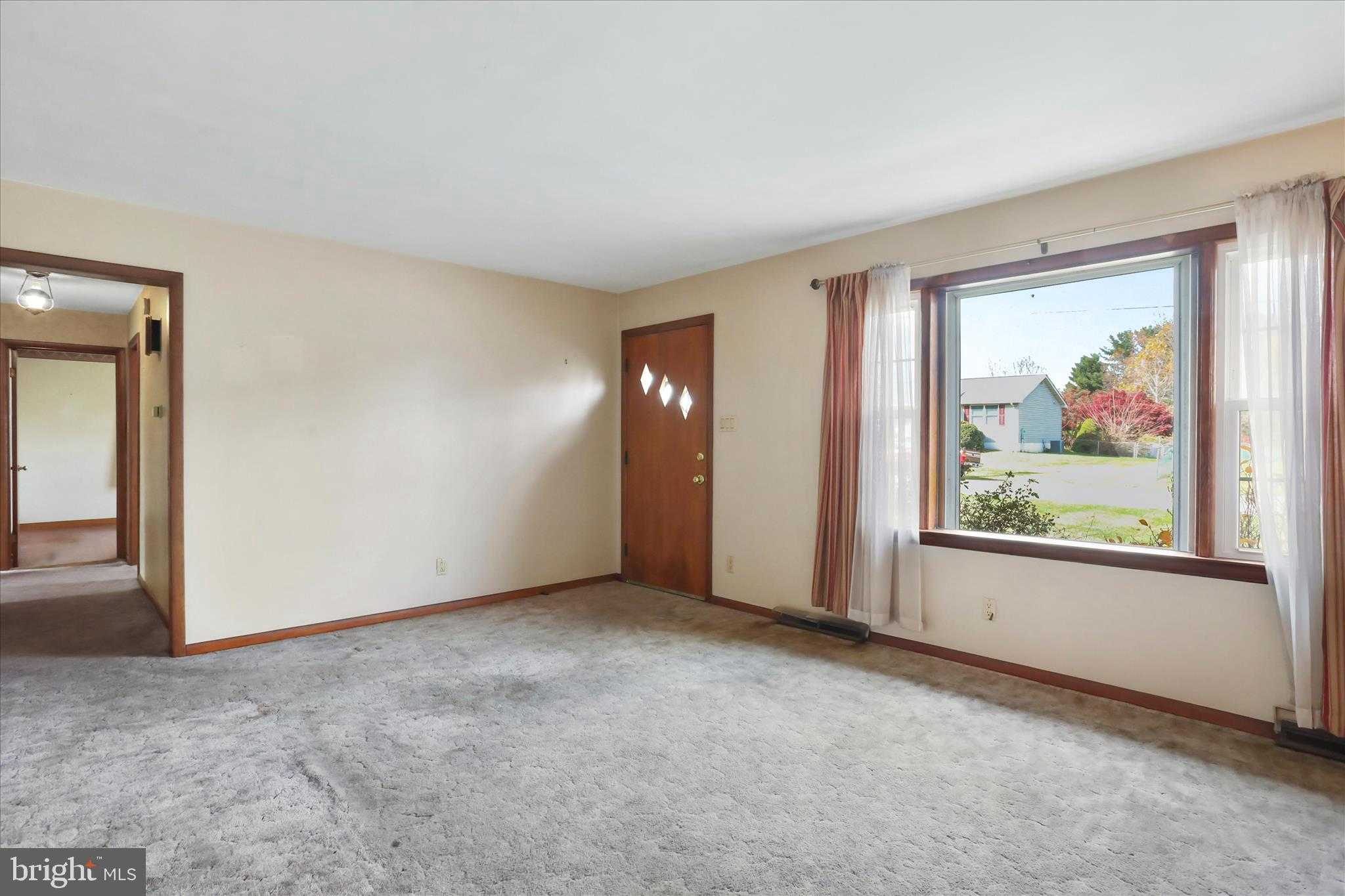 18531 Kent Ave photo 8