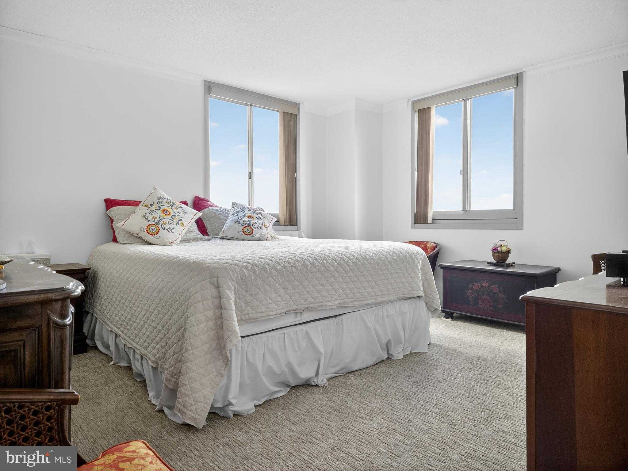 4601 N Park Ave Apt 1413n photo 13