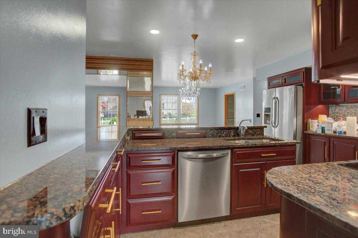 409 William Dr photo 13