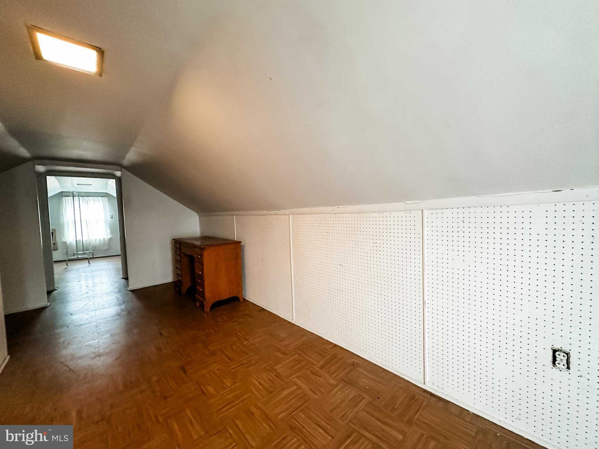 82 E Main St photo 27