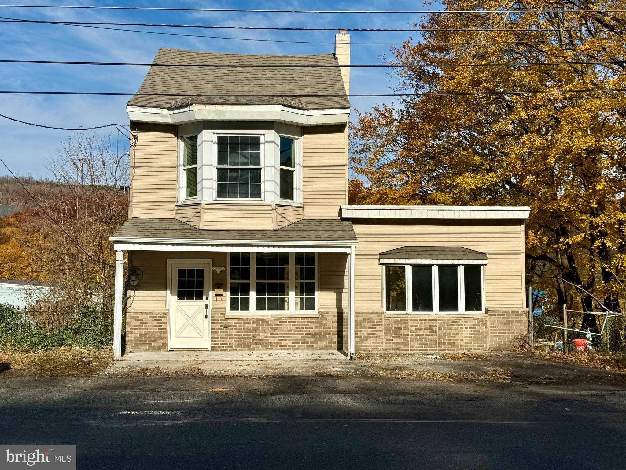 308 E Main St, Girardville