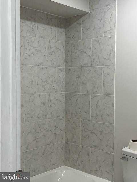 1329 W Roosevelt Blvd photo 40