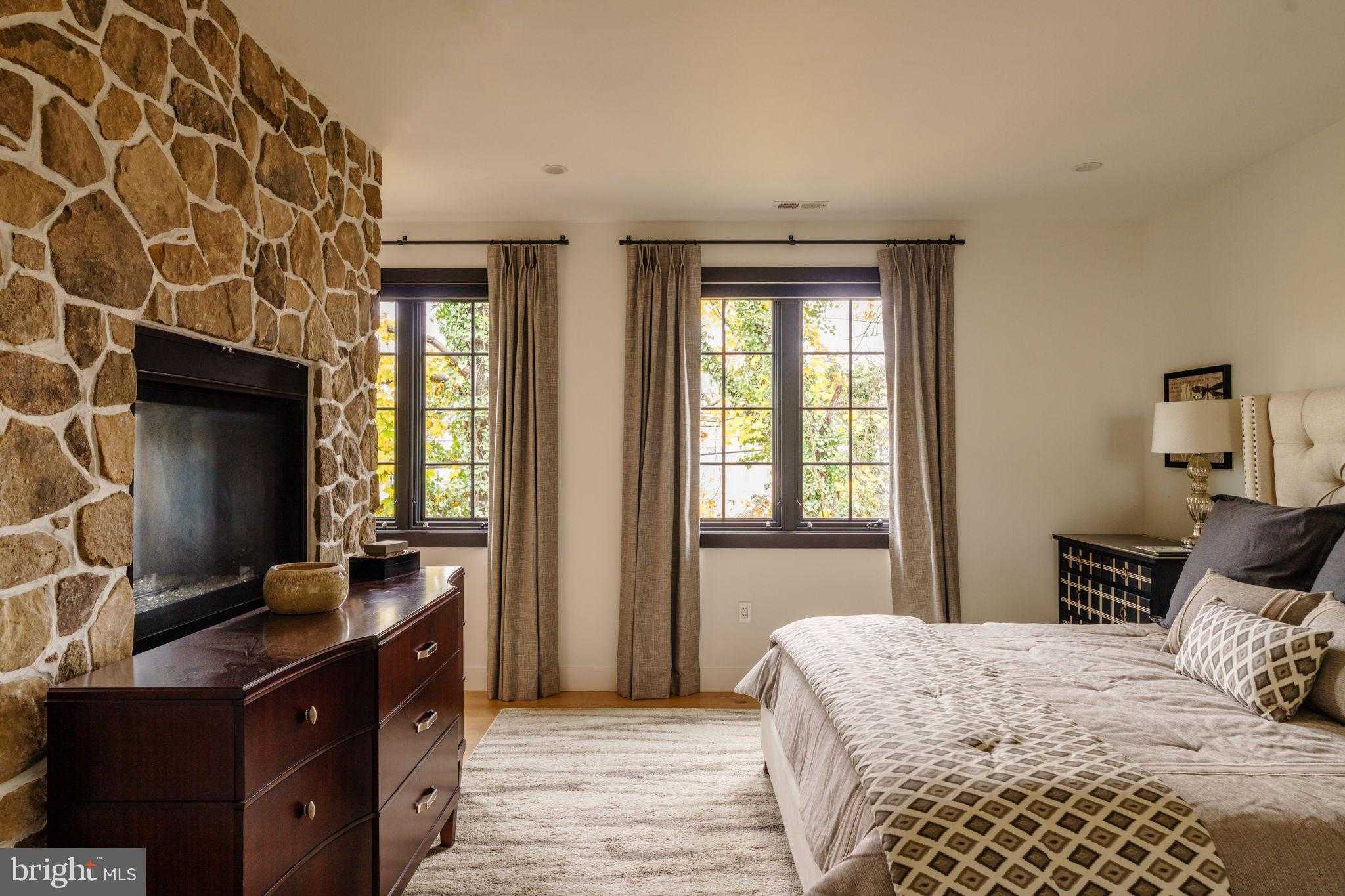 27 W Mechanic St photo 34