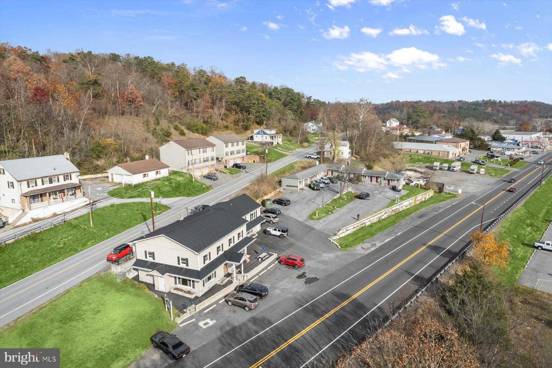 200 E Main St photo 17