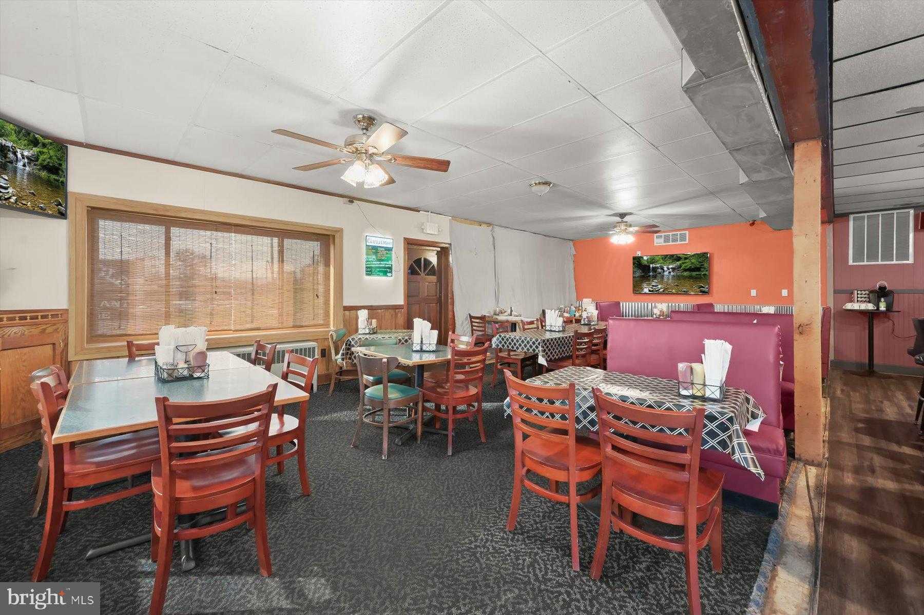 200 E Main St photo 28