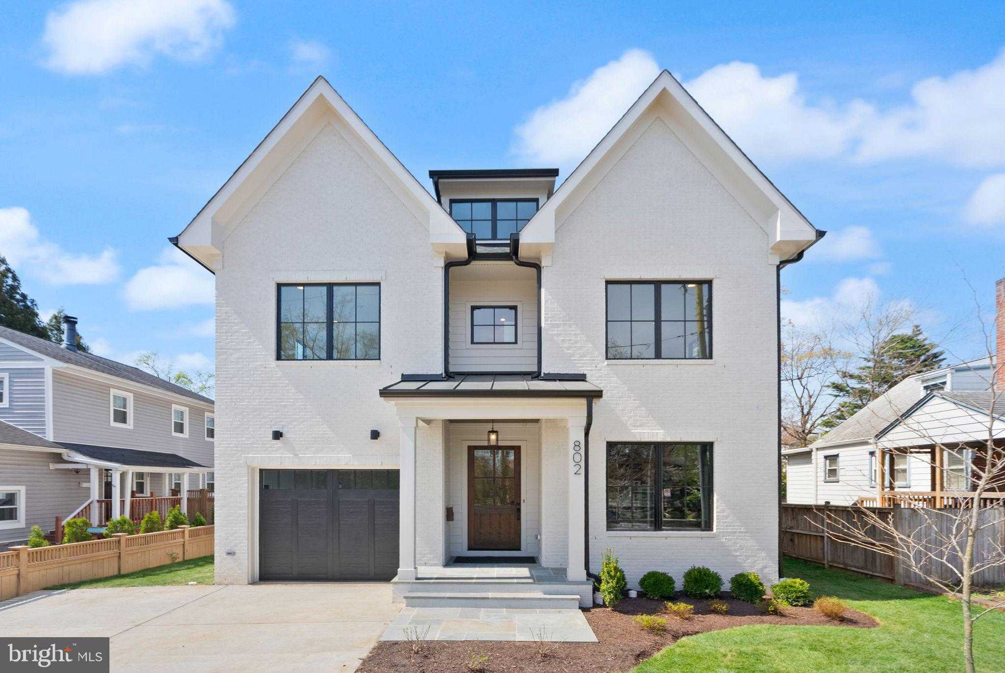 802 N Edgewood St, Arlington