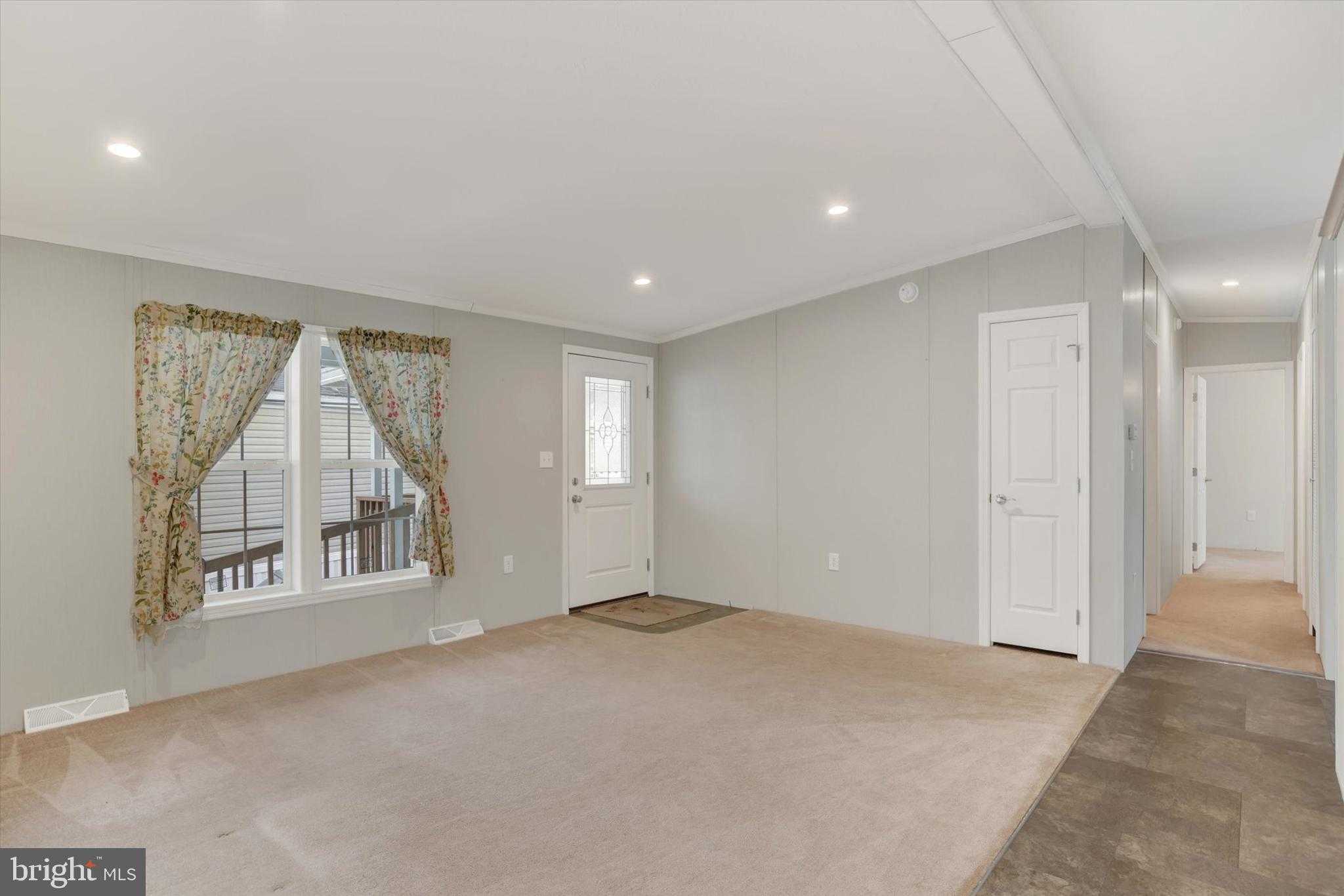 612 Range End Rd photo 4