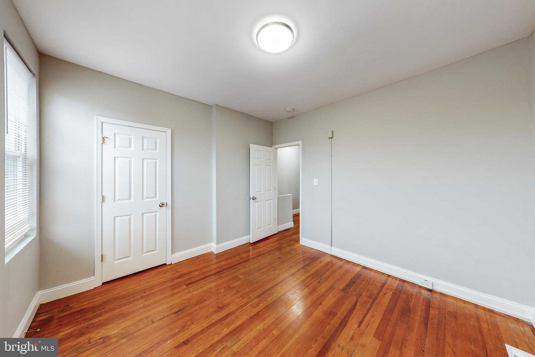 2867 Mayfield Ave photo 18