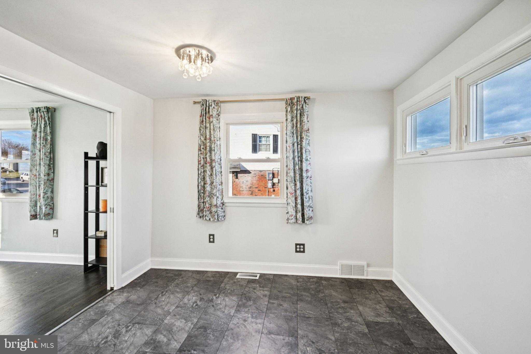 1211 Woodside Rd photo 28