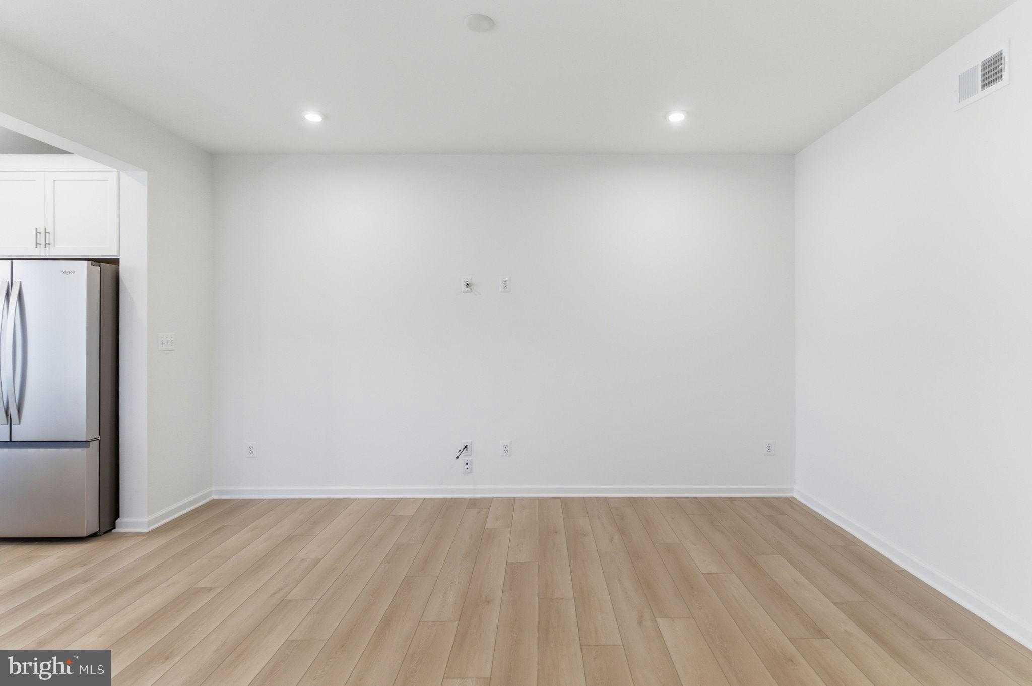 301 Terrace St photo 9