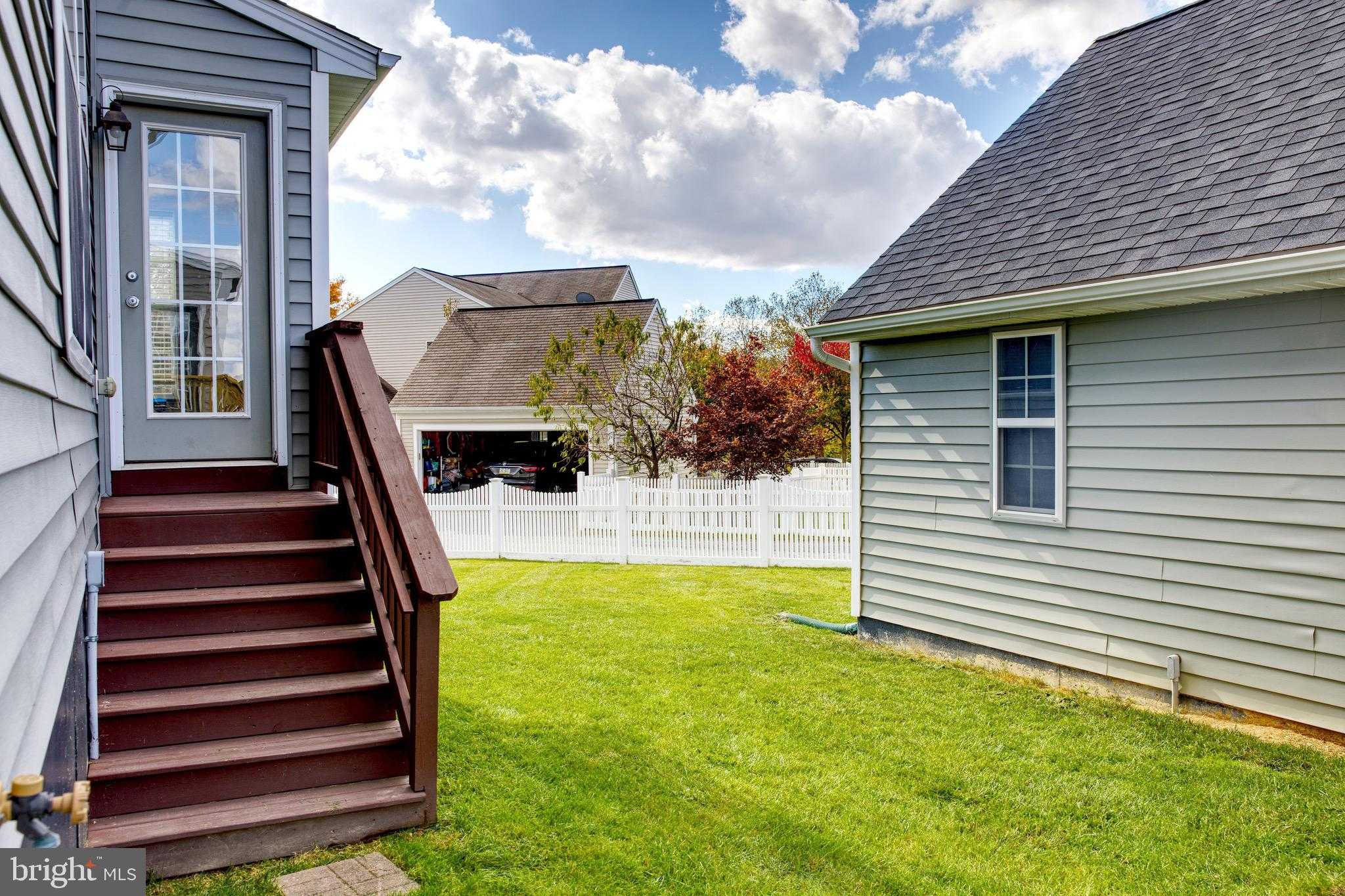 202 Alden St photo 37