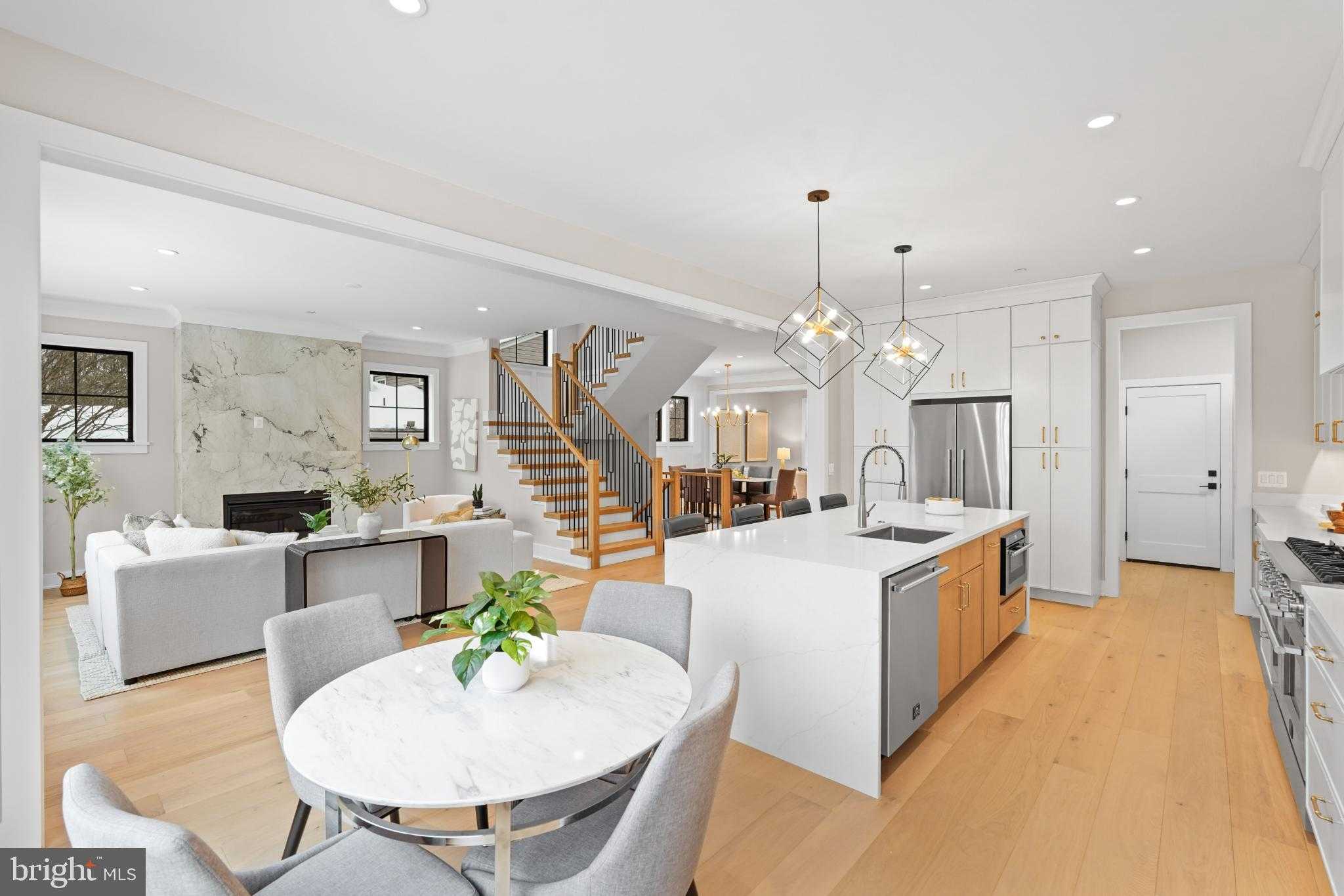 9909 Dickens Ave photo 11