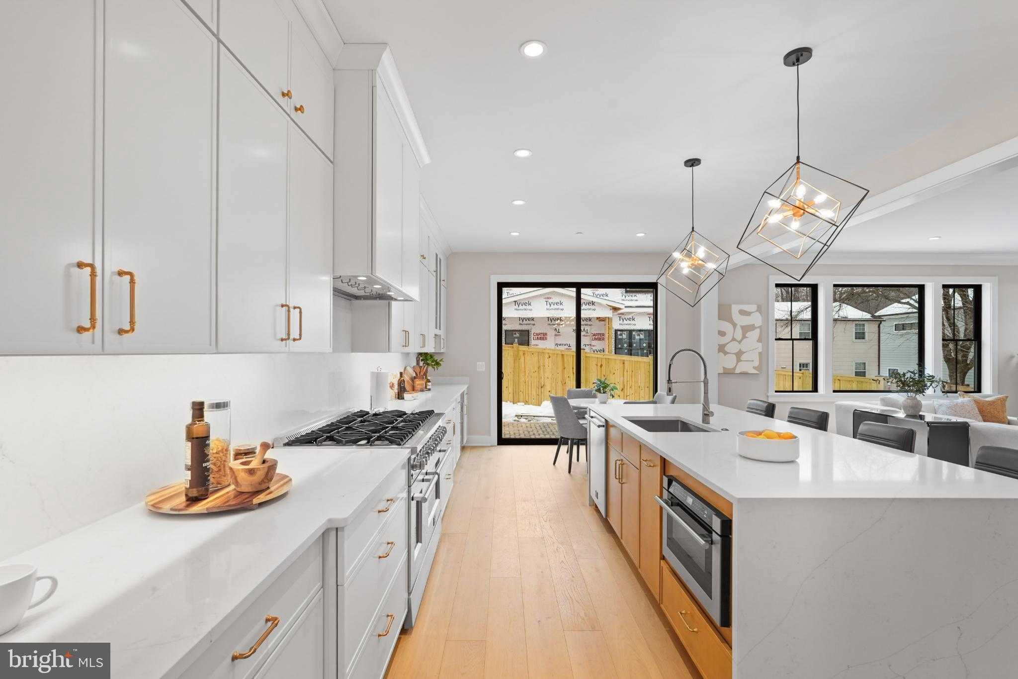 9909 Dickens Ave photo 15