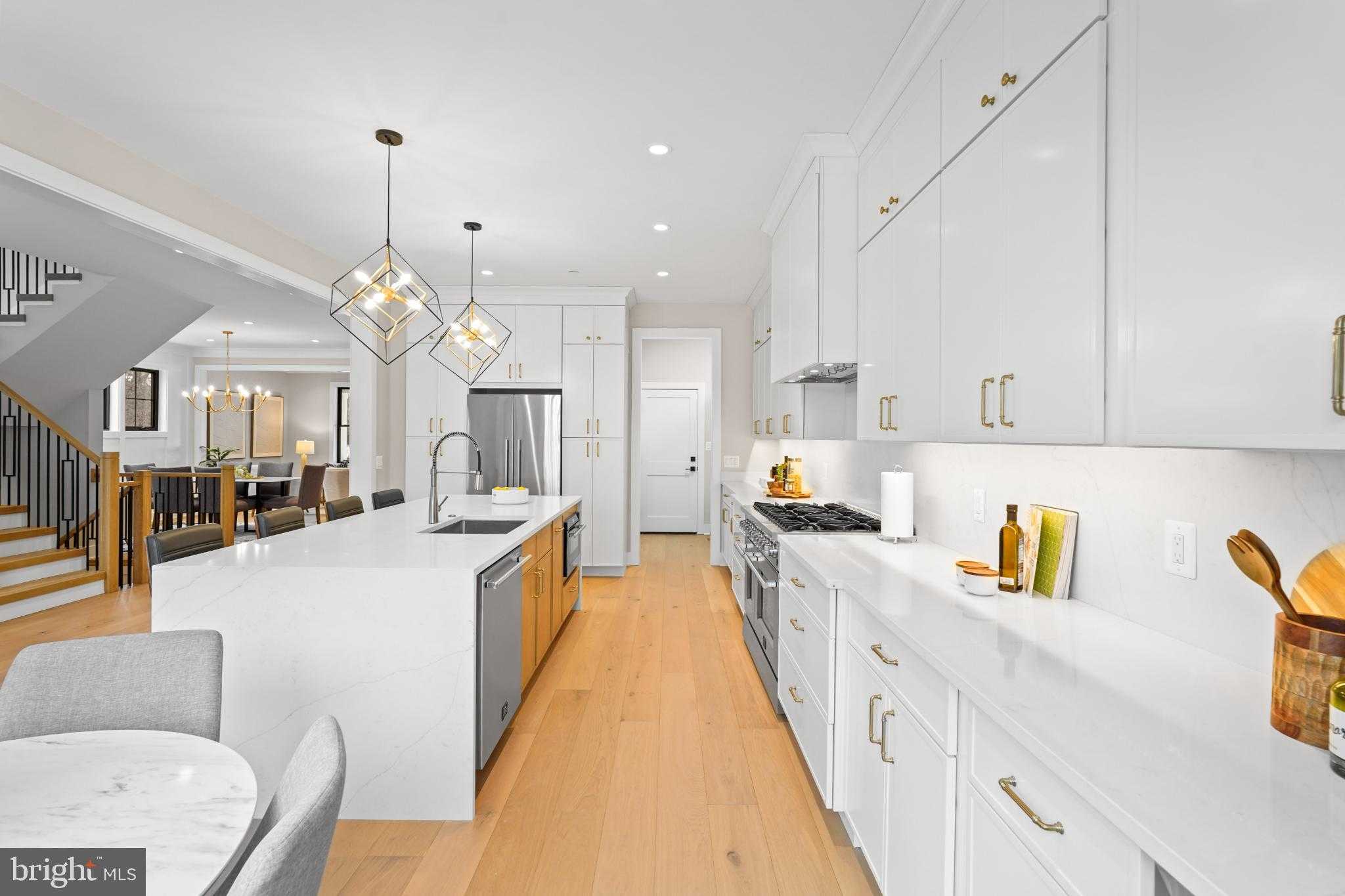 9909 Dickens Ave photo 16