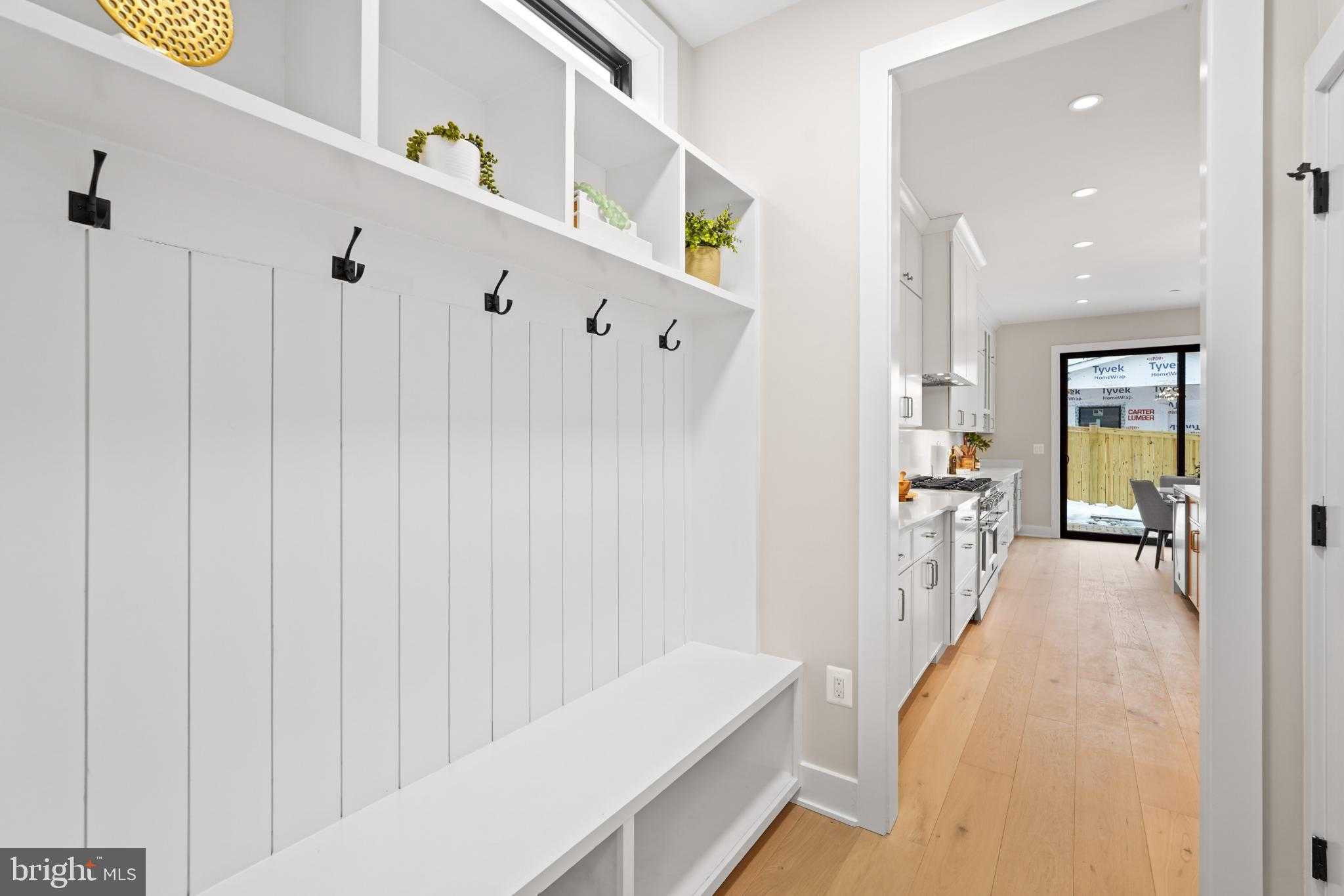 9909 Dickens Ave photo 20