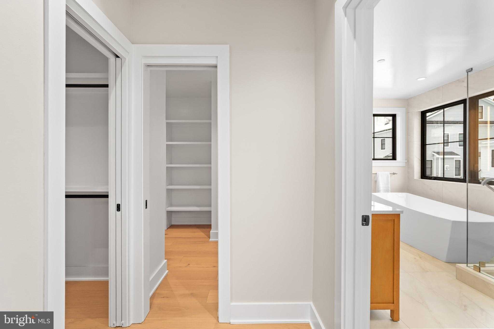 9909 Dickens Ave photo 24