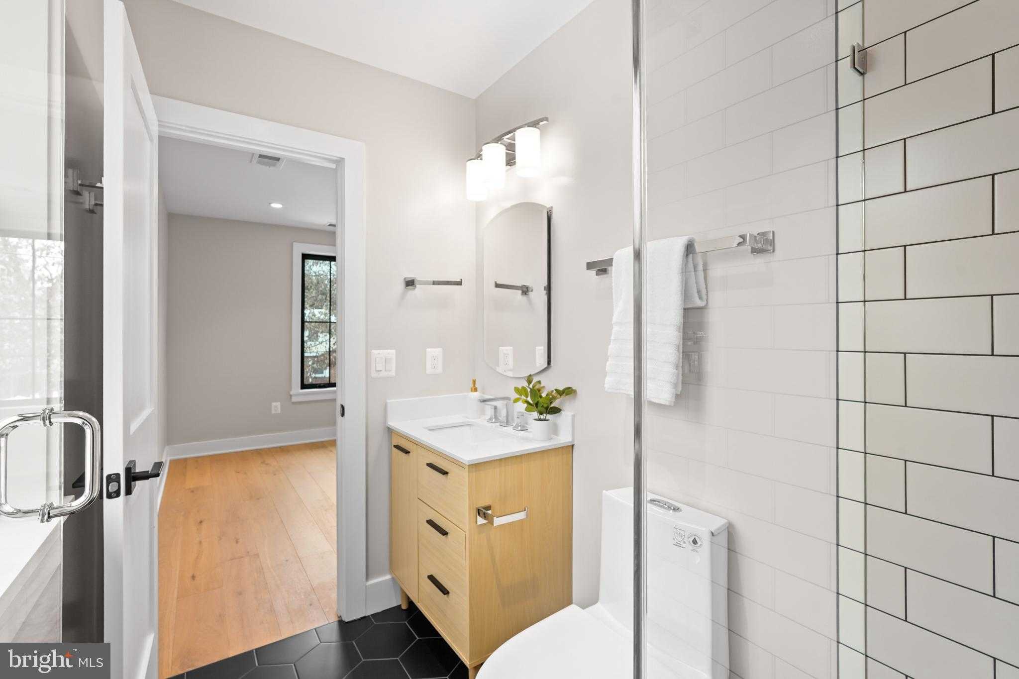 9909 Dickens Ave photo 34