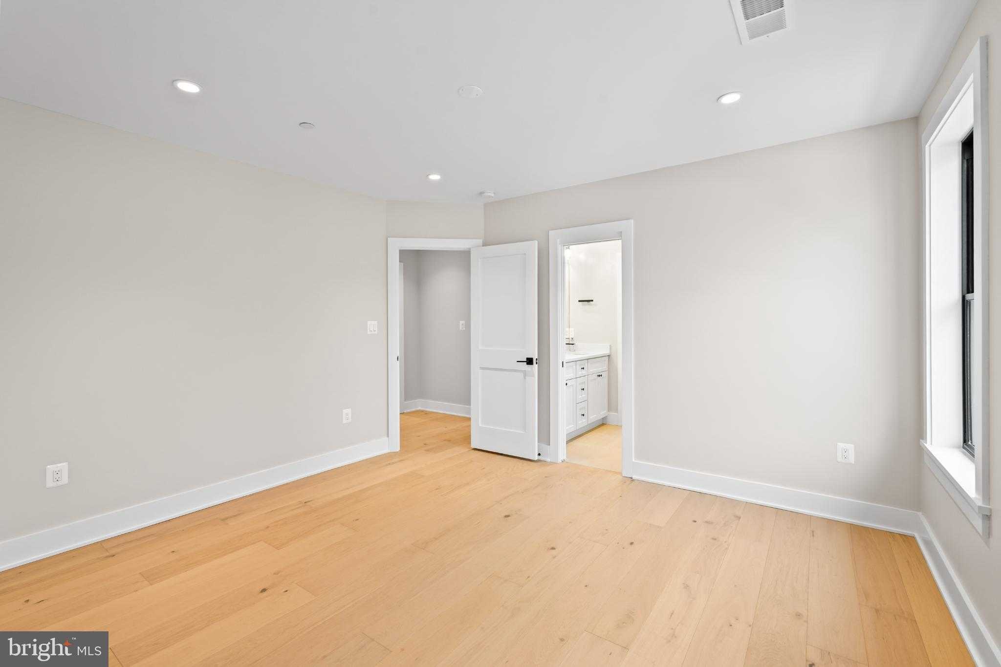 9909 Dickens Ave photo 36