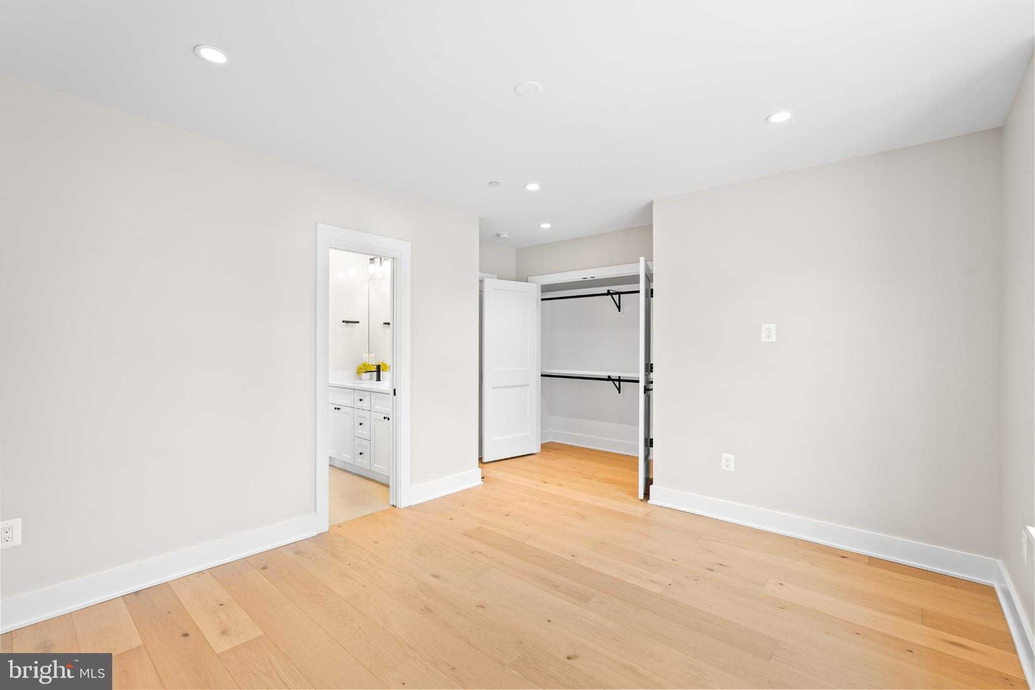 9909 Dickens Ave photo 41