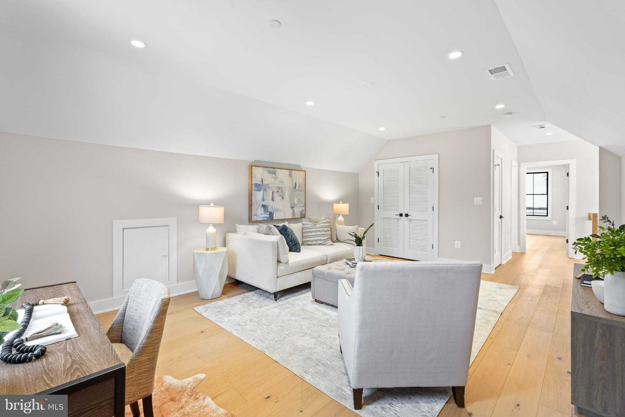 9909 Dickens Ave photo 42