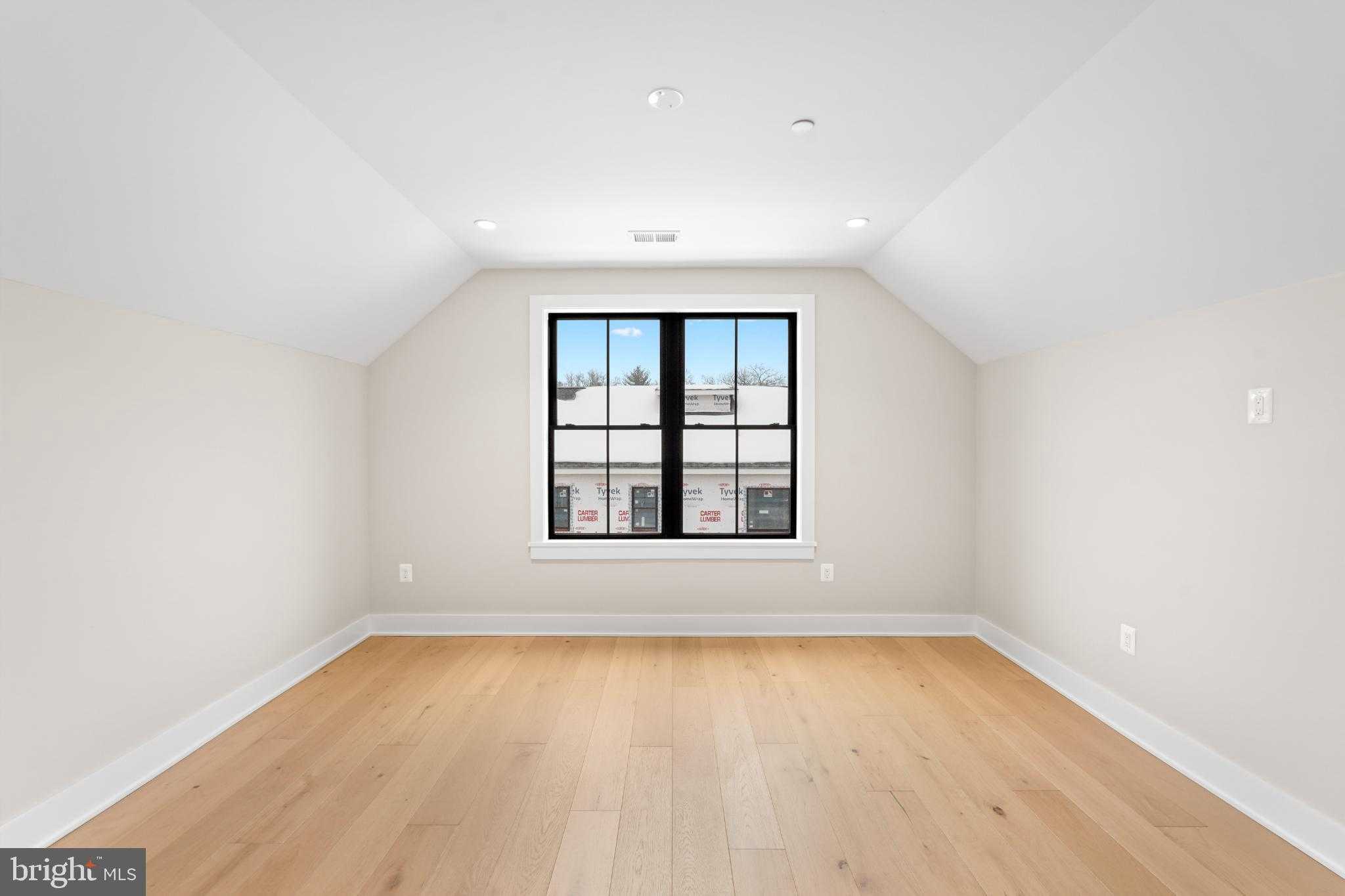 9909 Dickens Ave photo 45