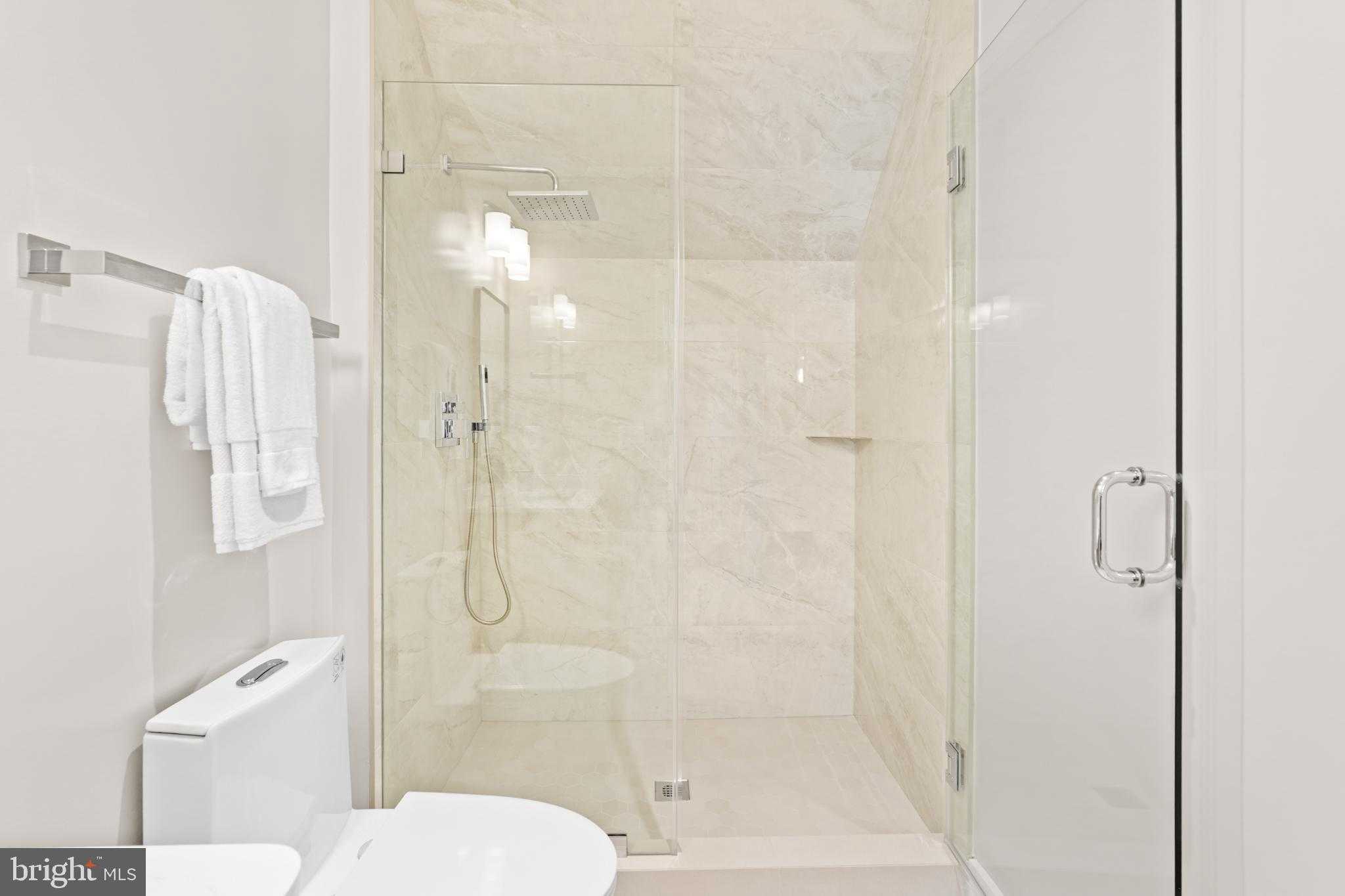 9909 Dickens Ave photo 47