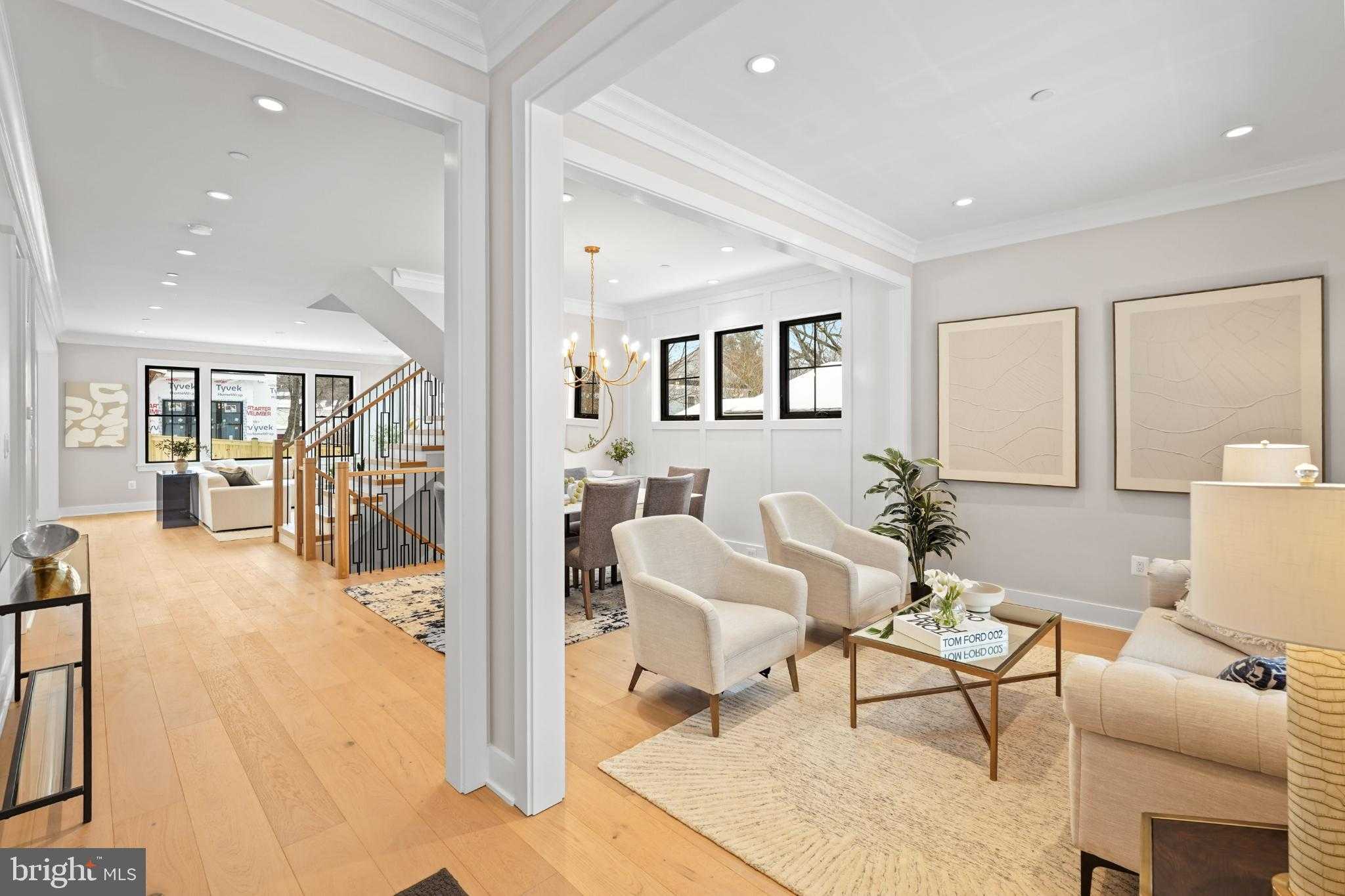 9909 Dickens Ave photo 5