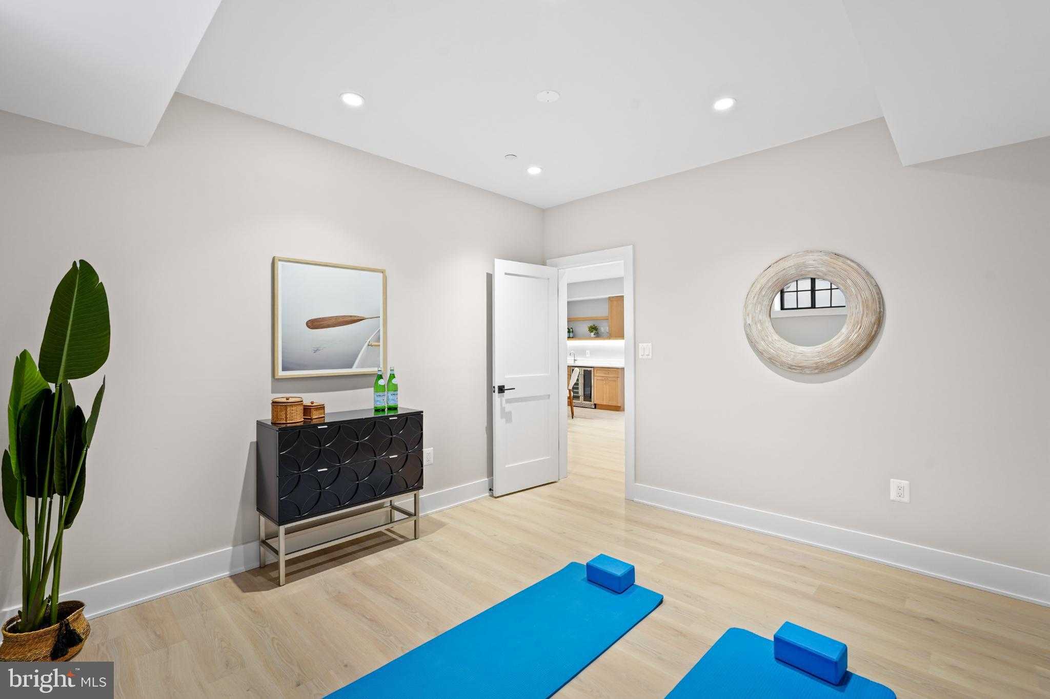 9909 Dickens Ave photo 54