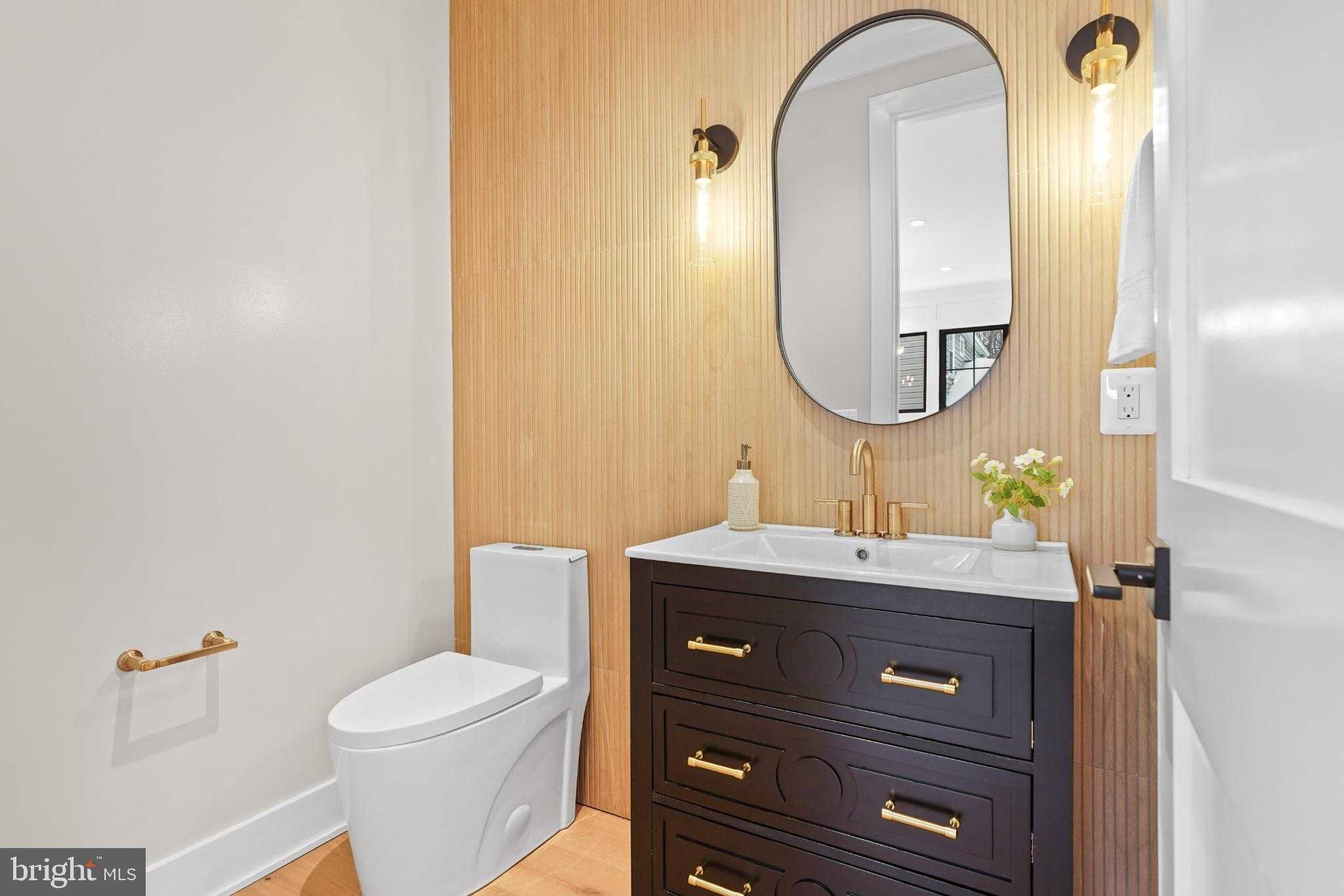 9909 Dickens Ave photo 9