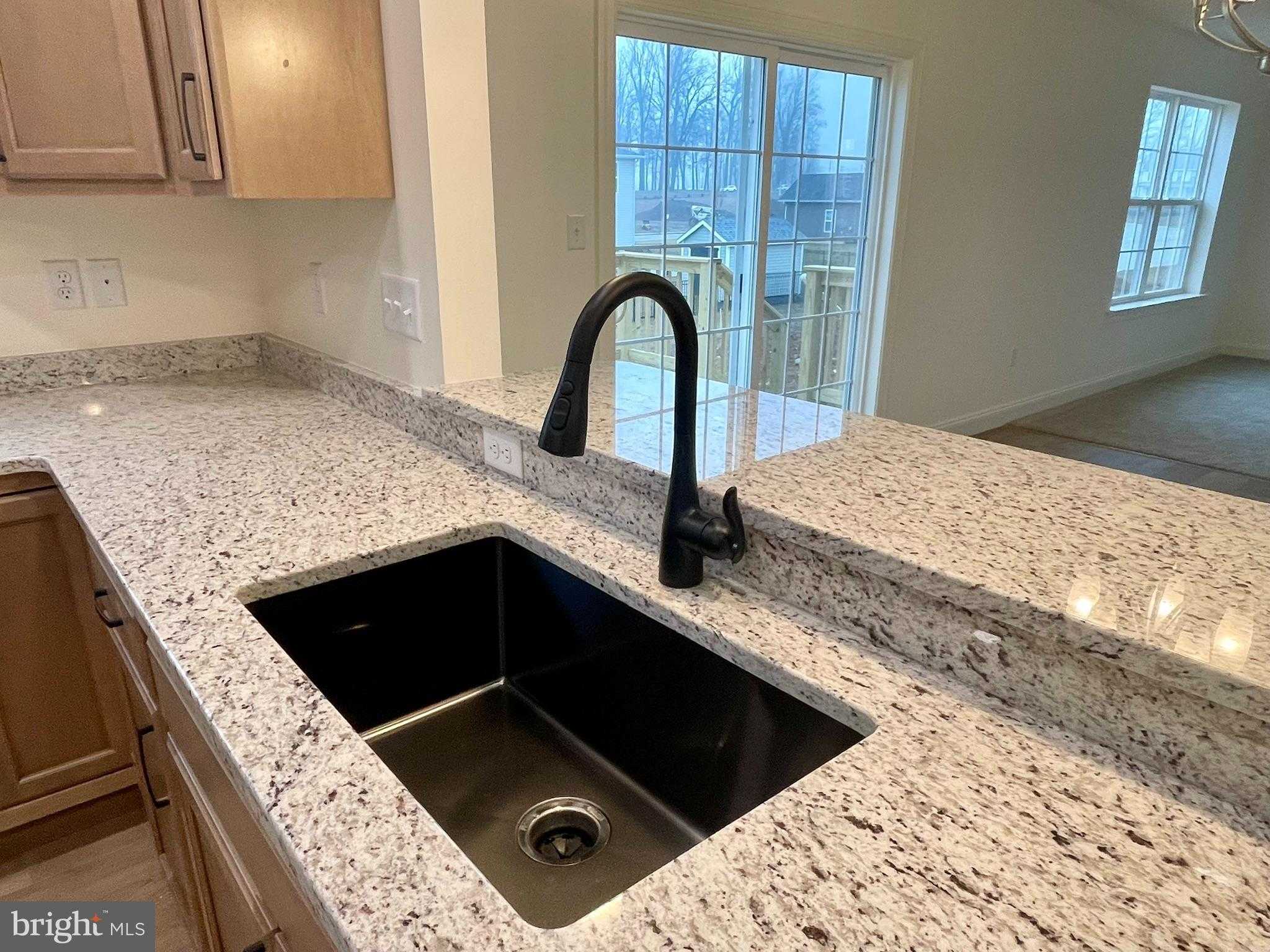 305 Jasmine Dr photo 11