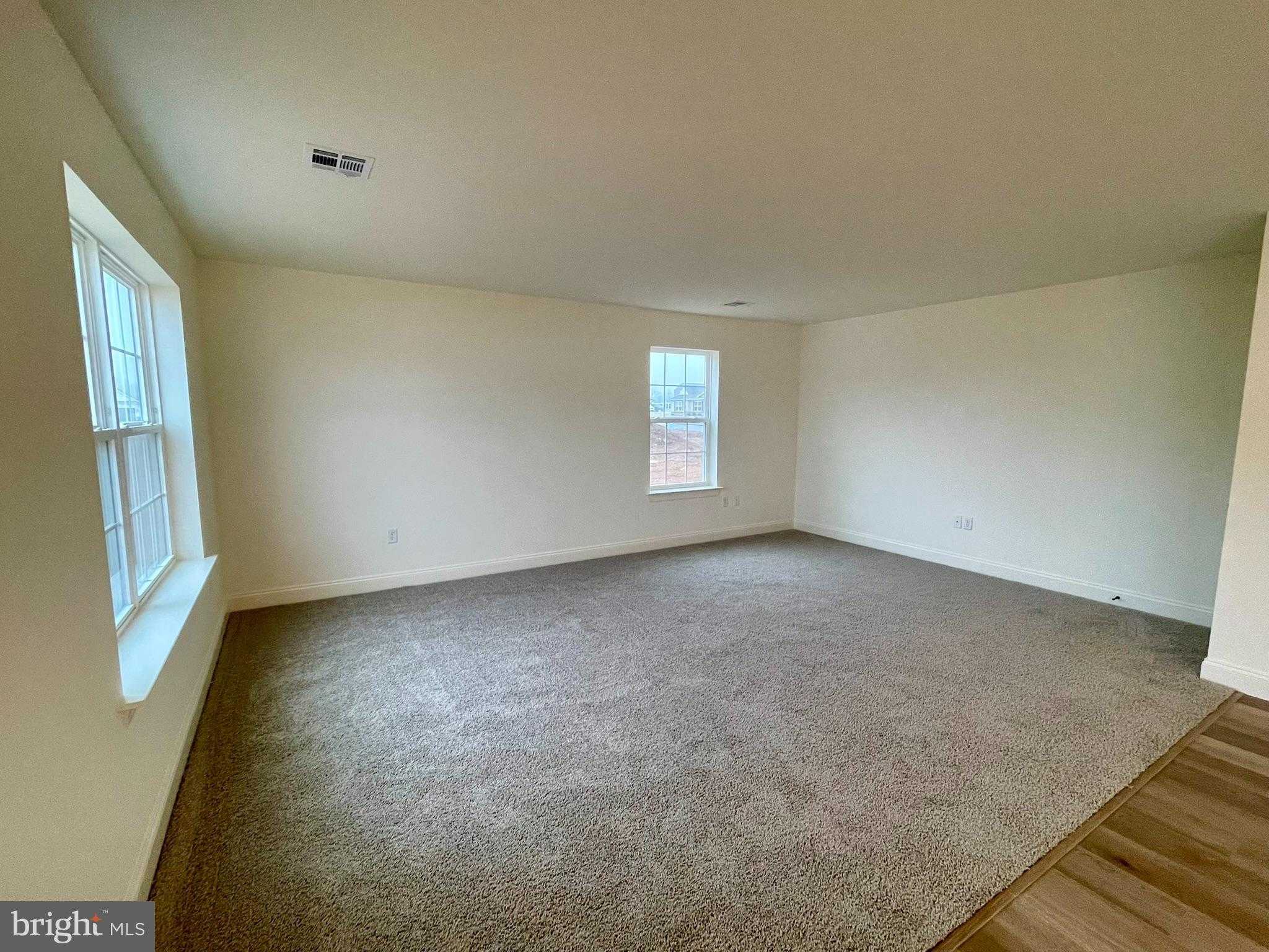 305 Jasmine Dr photo 13