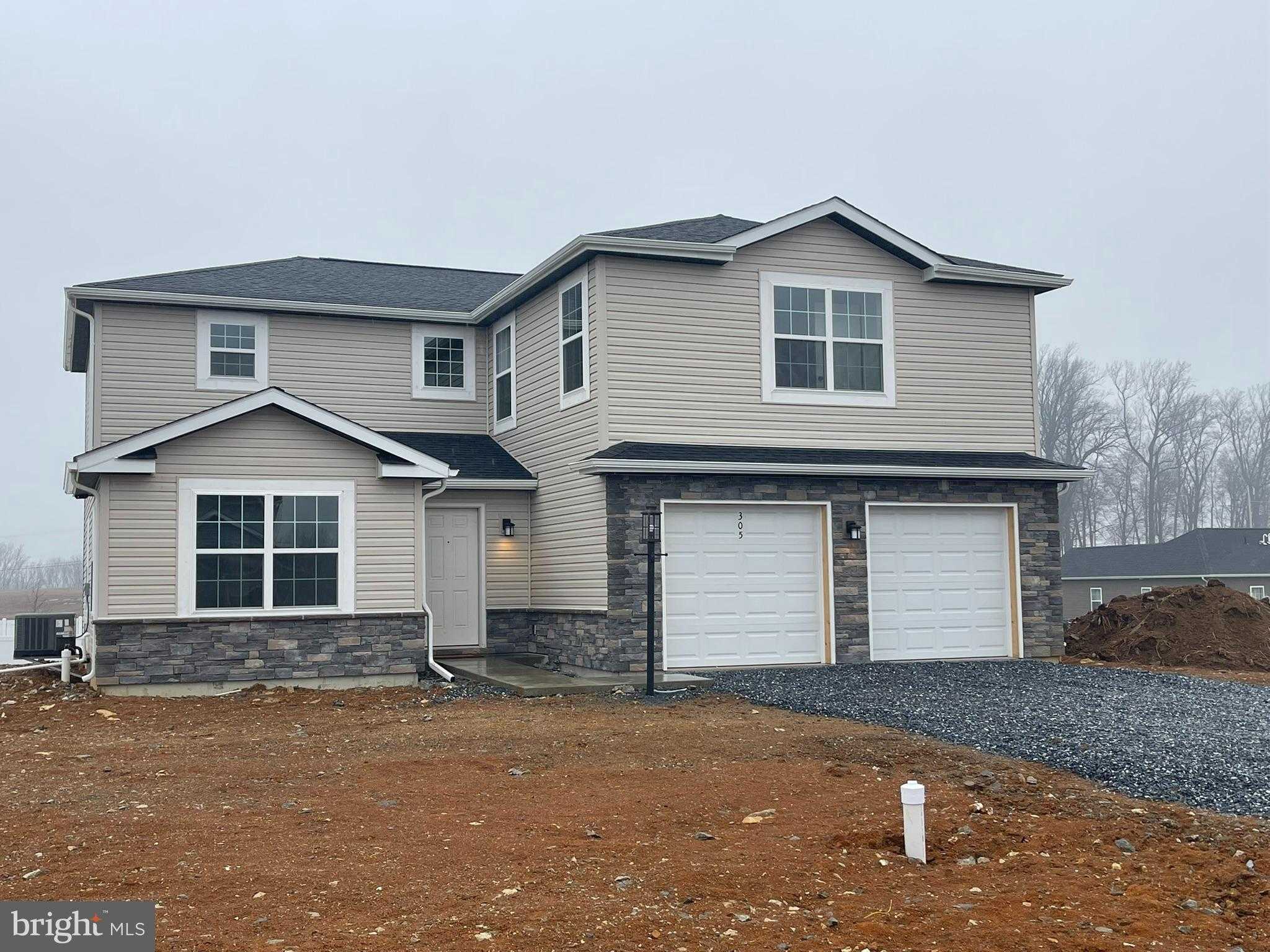 305 Jasmine Dr photo 2