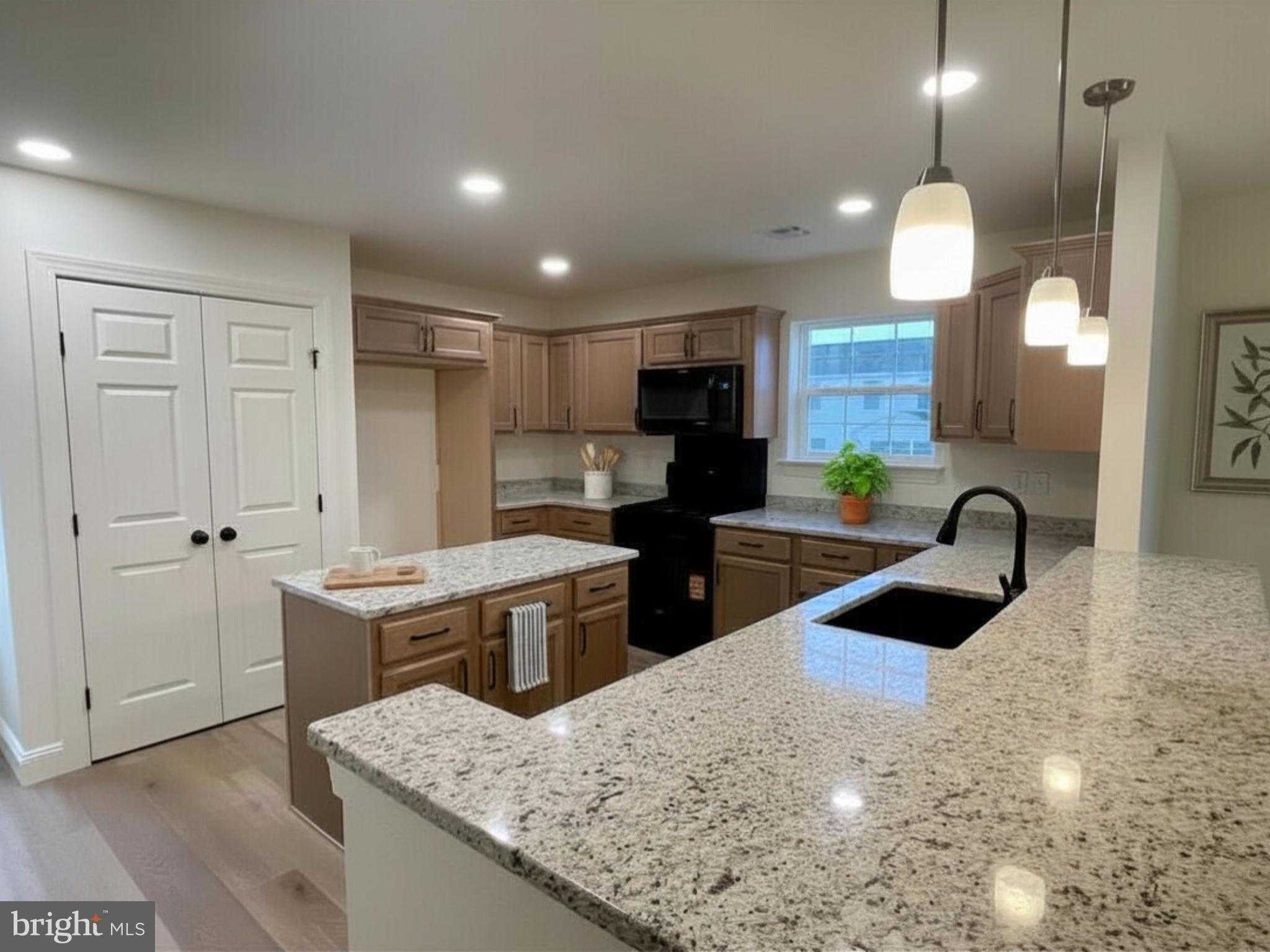 305 Jasmine Dr photo 8