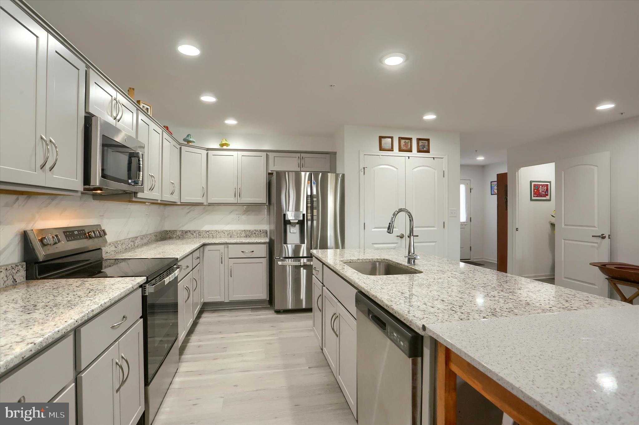 7407 Red Oak CT photo 10