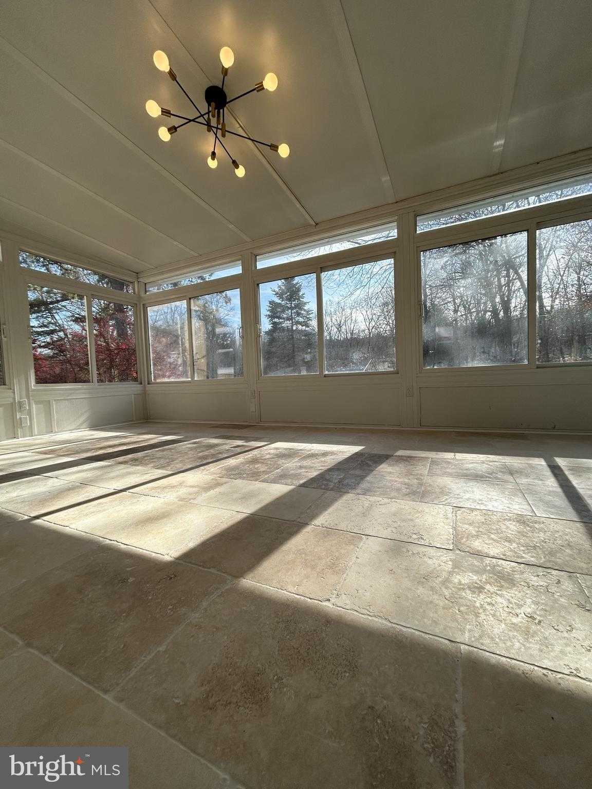 2233 Vista Cir photo 12