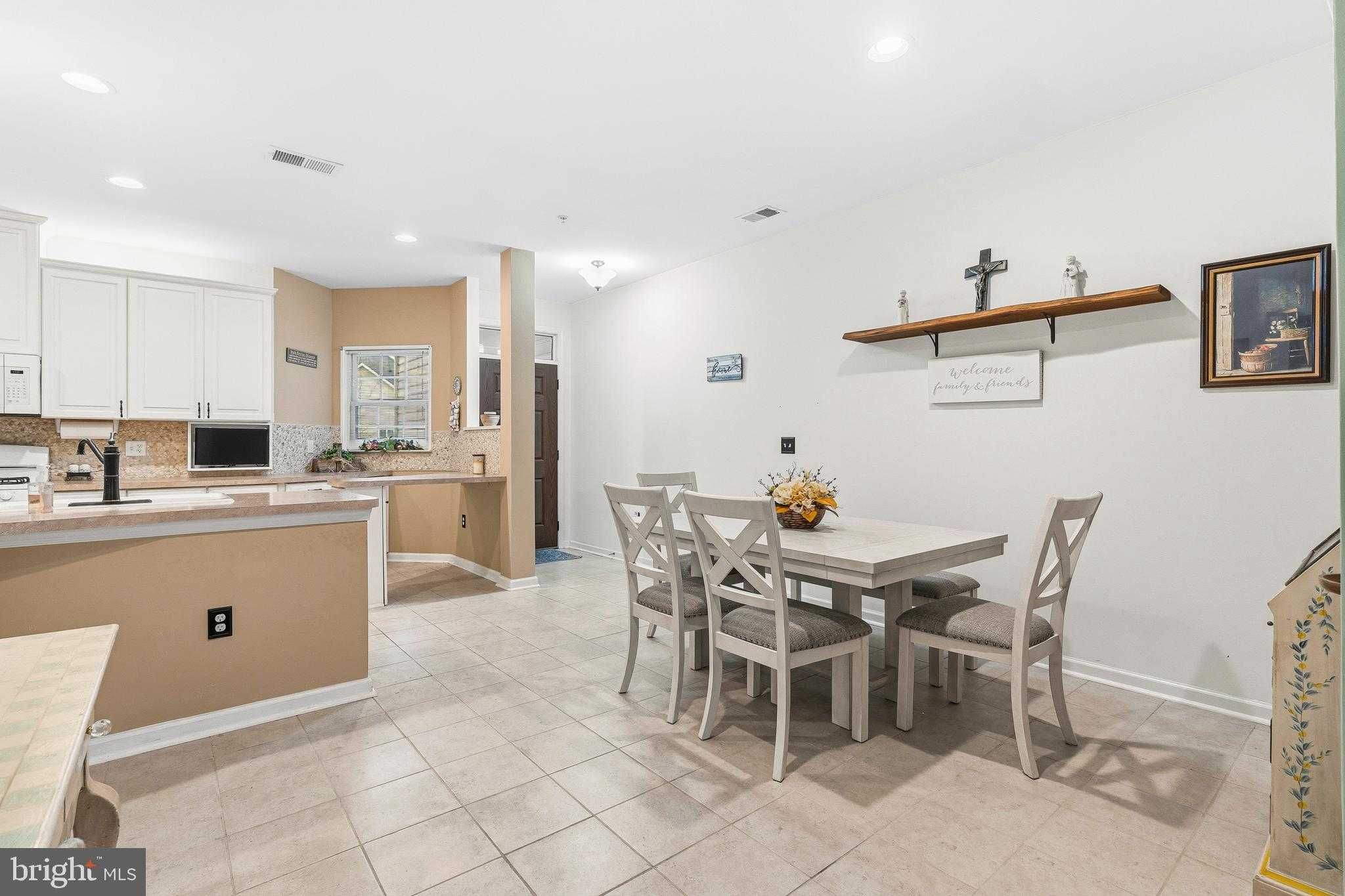 1125 Arbour Ln photo 4