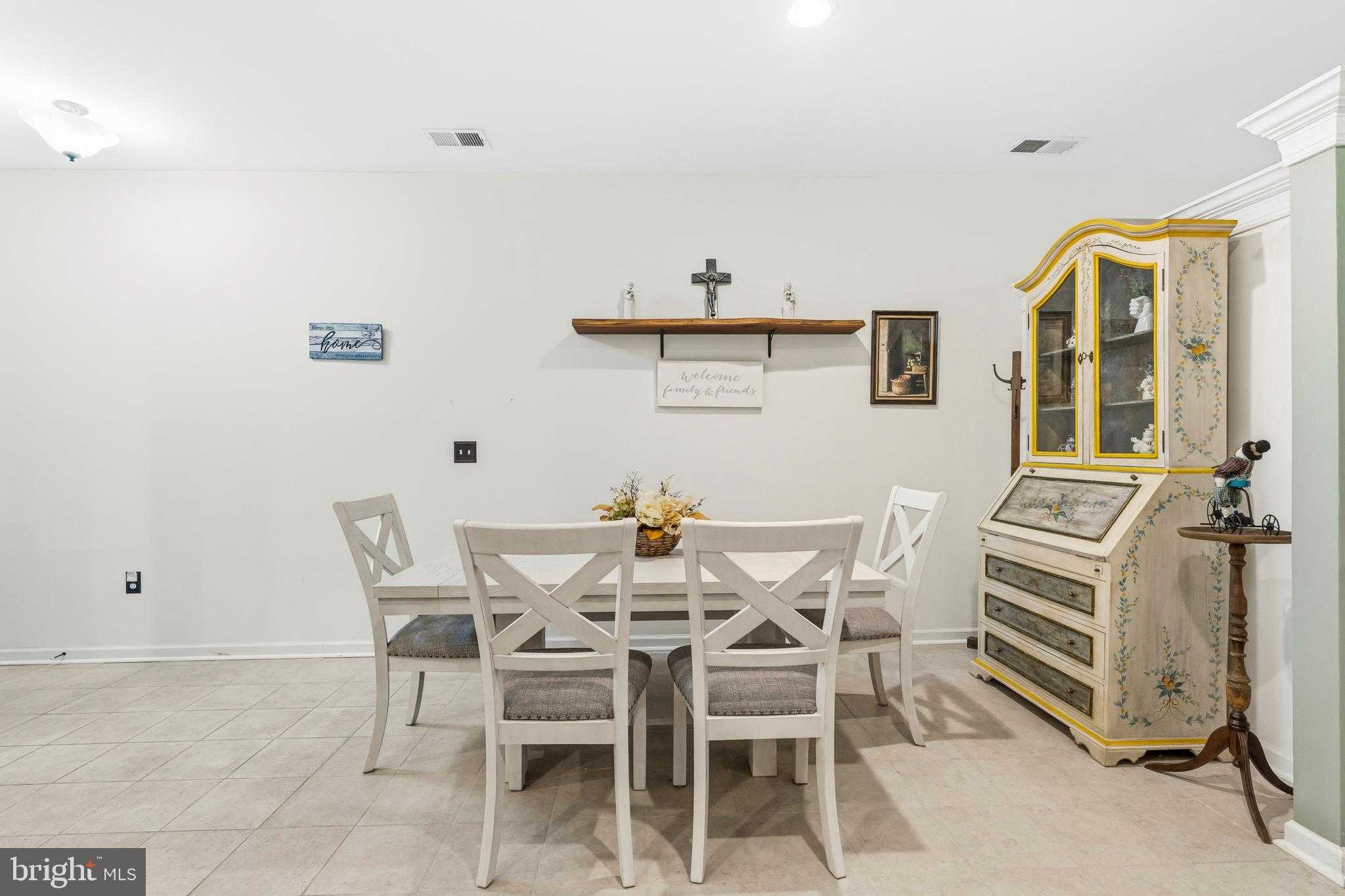 1125 Arbour Ln photo 5