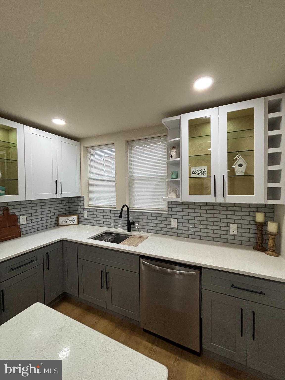 7423 Beverly Rd photo 8