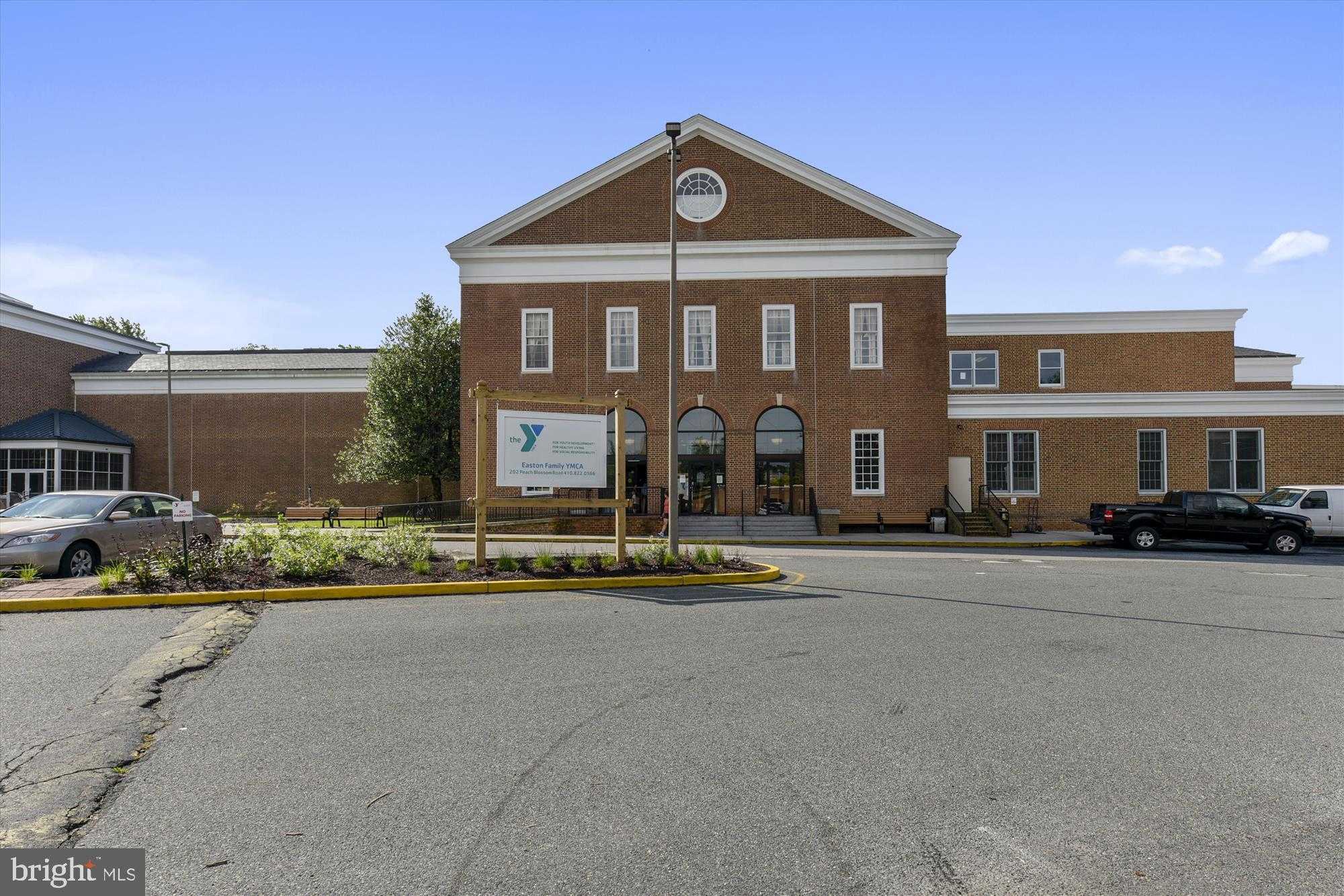 316 Spring Dr photo 4