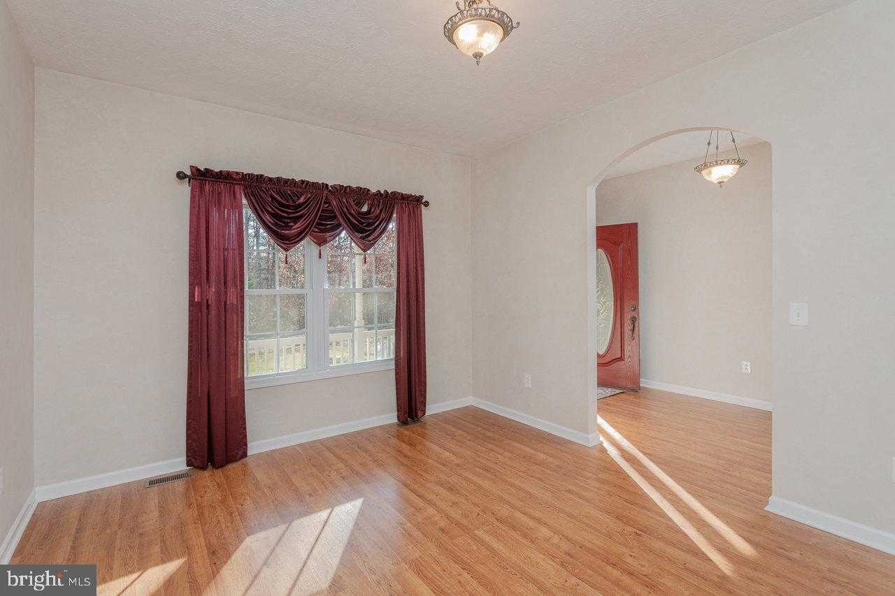 987 Riverside Dr photo 8